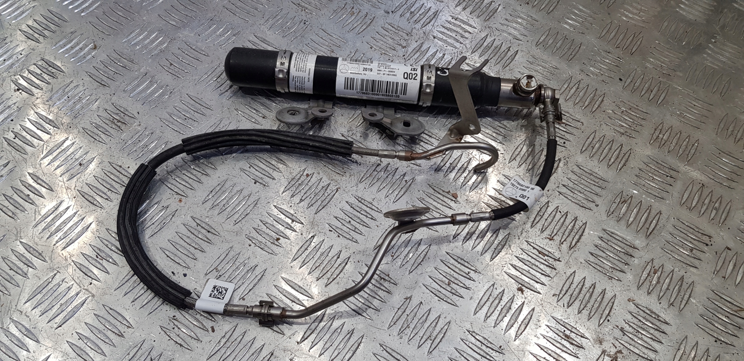 MERCEDES A W177 2019R 1.3B GAŚNICA GENERATOR GAZU 1778683100 ORG.