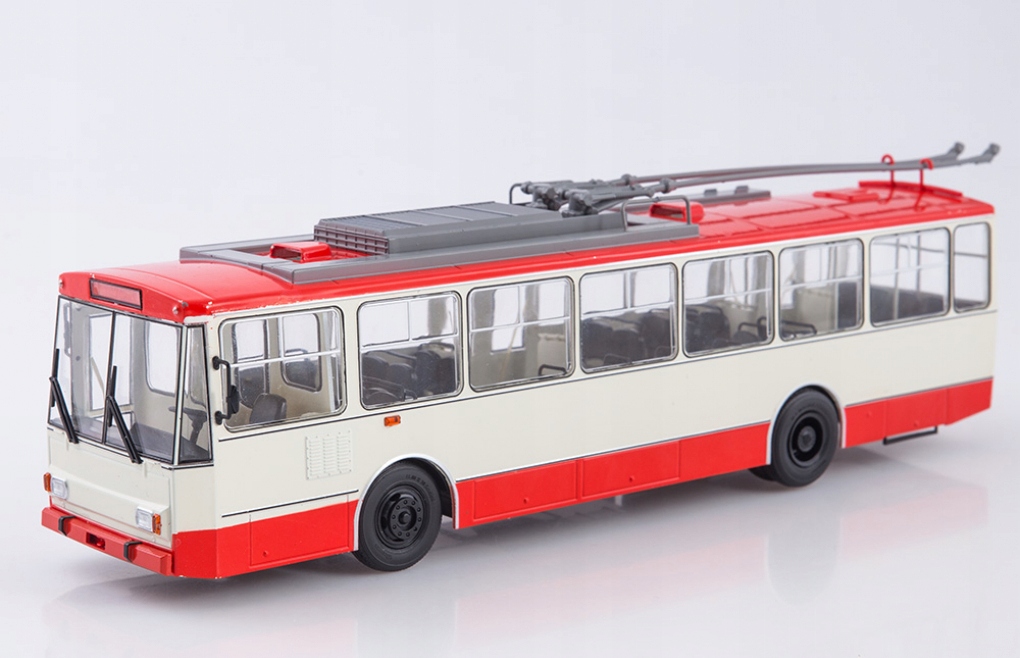 Autobus Škoda 14TR Béžově červený 1:43 Avtoistorie