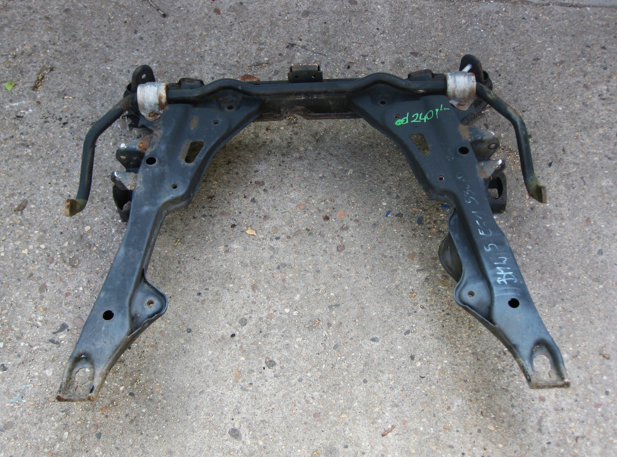 BMW 5 E60 E61 X-DRIVE 3.0 D axle beam front sider subframe front 6780302