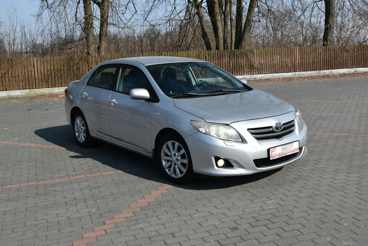 Toyota Corolla 1.6Benzyna VVT-i 132KM 2009r. SALON