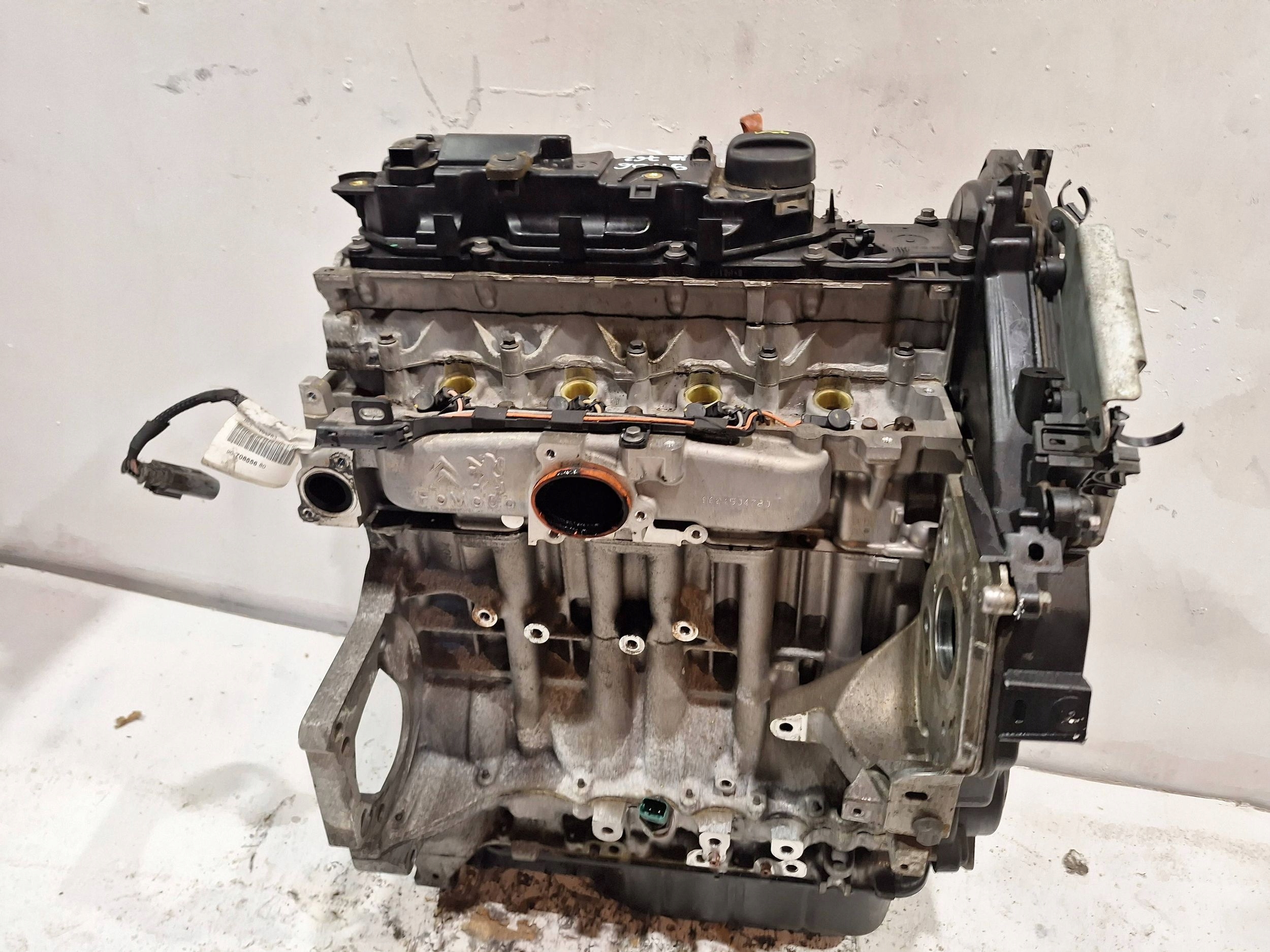 Двигатель 9H06 peugeot 308 II T9 1.6 13-