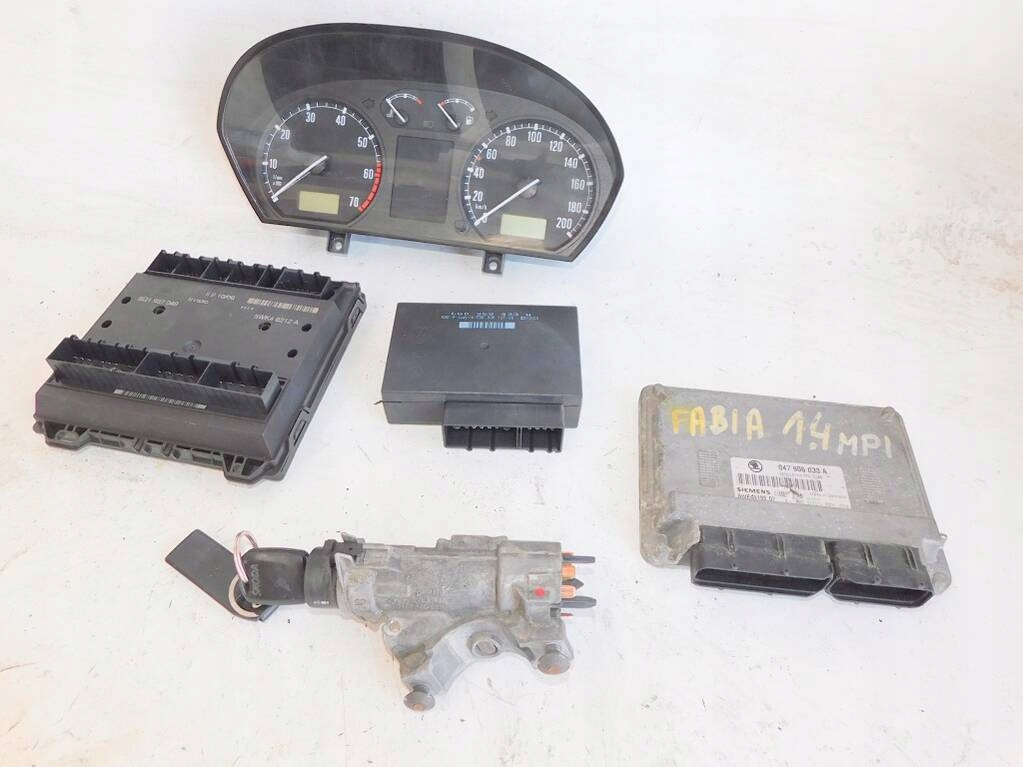 SKODA FABIA I 1.4MPI 00r ZESTAW STARTOWY Typ samochodu Samochody osobowe