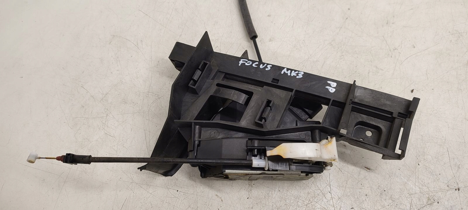 lock door front front right Ford Focus MK3 1,6 TDCI