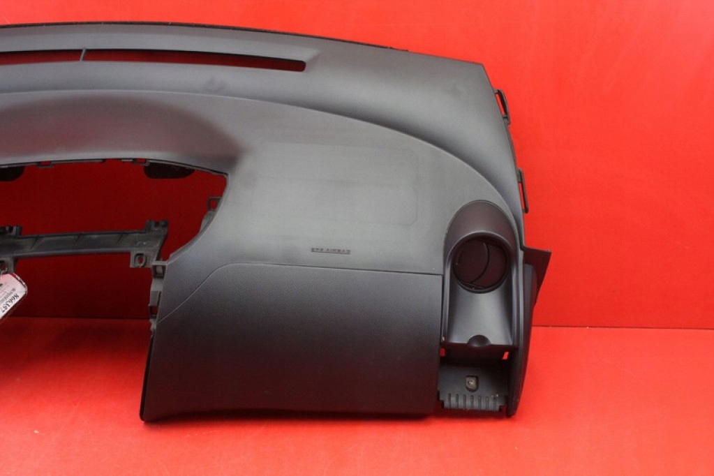 dashboard instrument panel console cockpit airbag EU TOYOTA YARIS 2 II 05-09