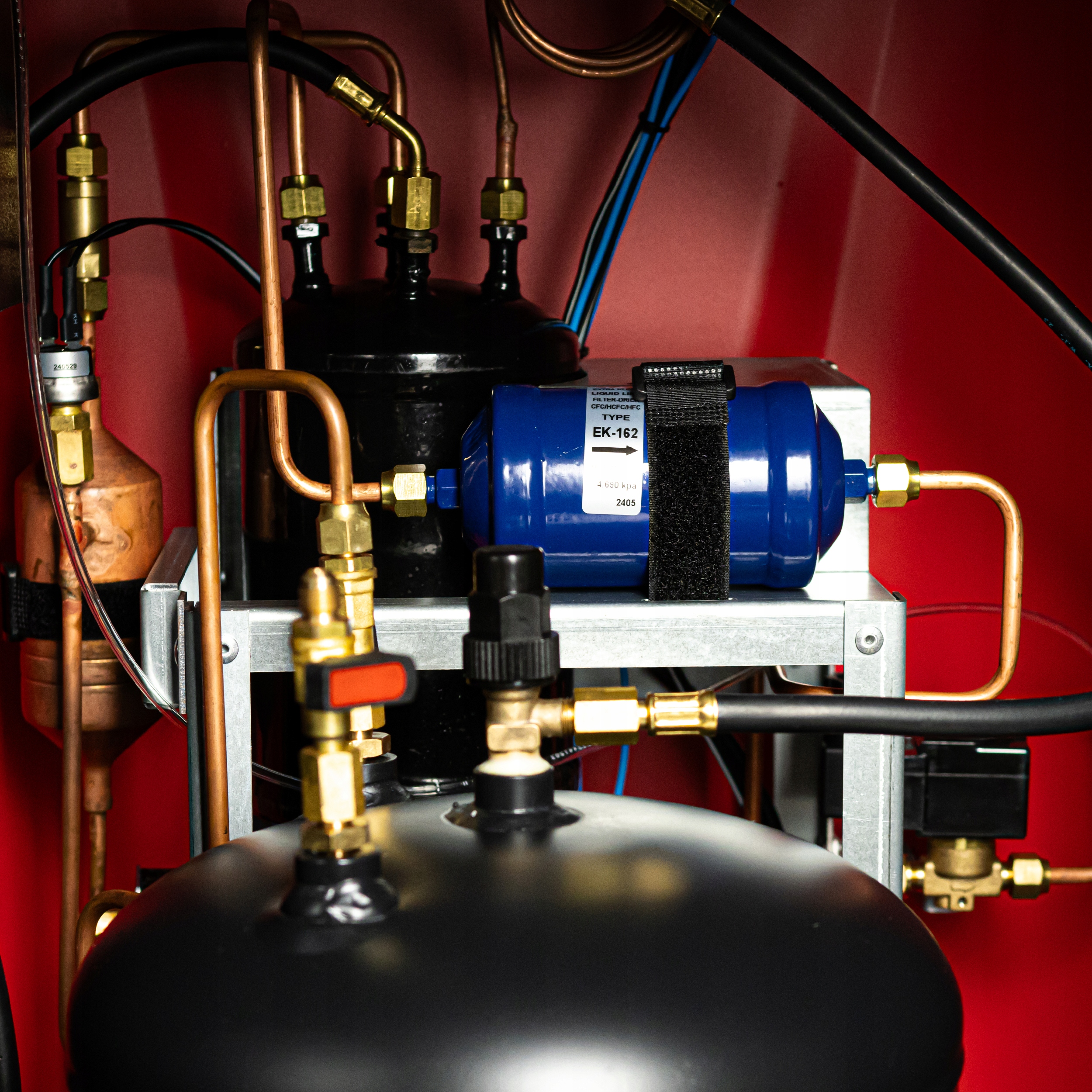 STACJA SERWIS KLIMATYZACJI AUTOXSCAN R134A X930 ZAWORKI ORINGI Cechy dodatkowe możliwość konwersji 1234yf wyświetlacz