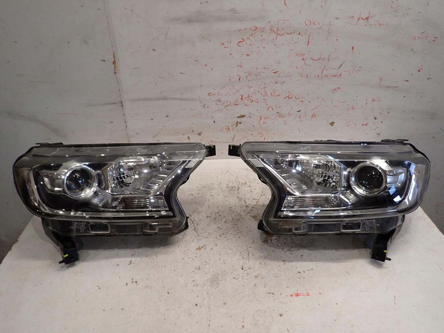 light front front left FORD RANGER III LIFT 2015