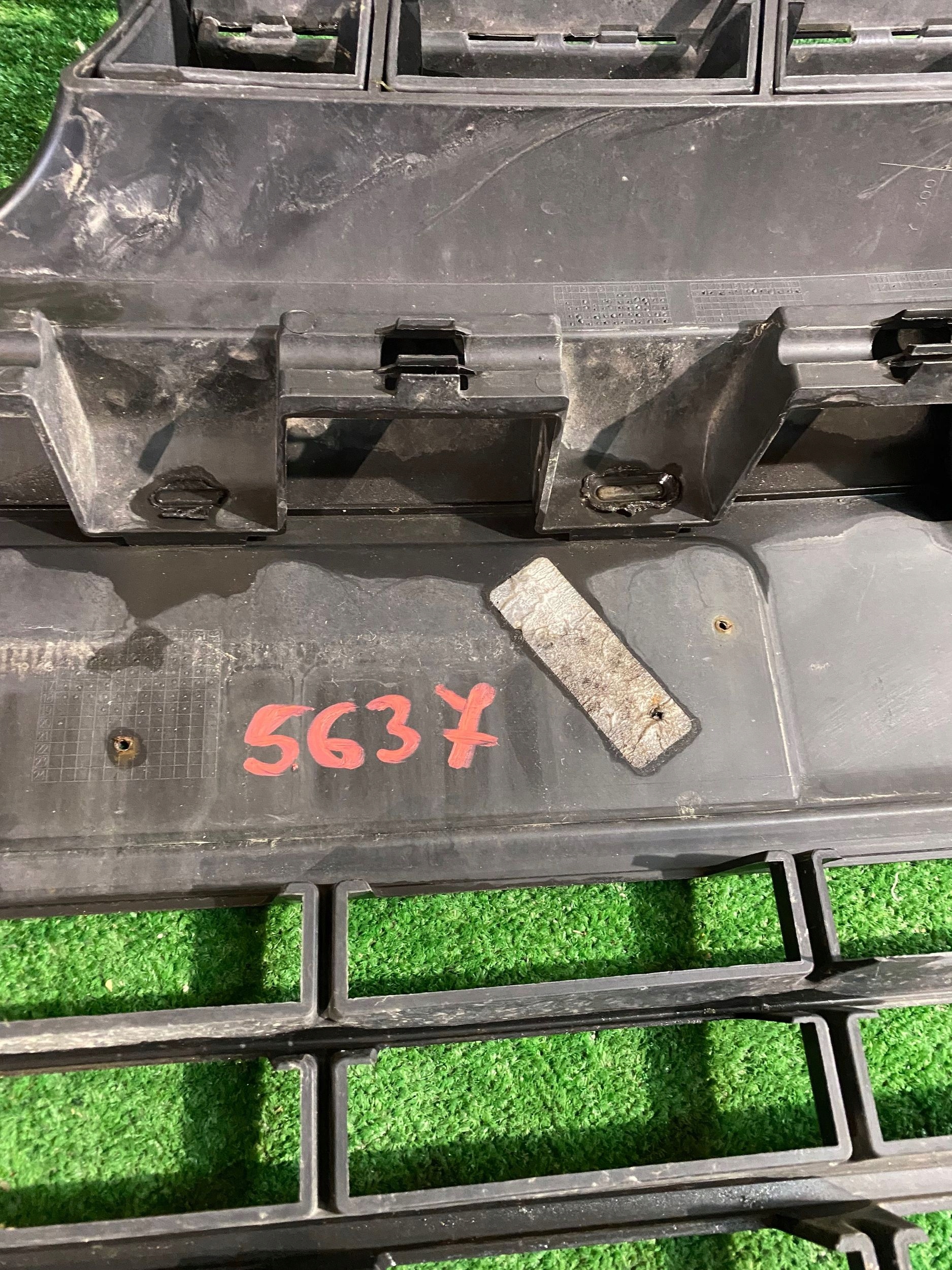 Paraurti anteriore VW CADDY 2K5 15