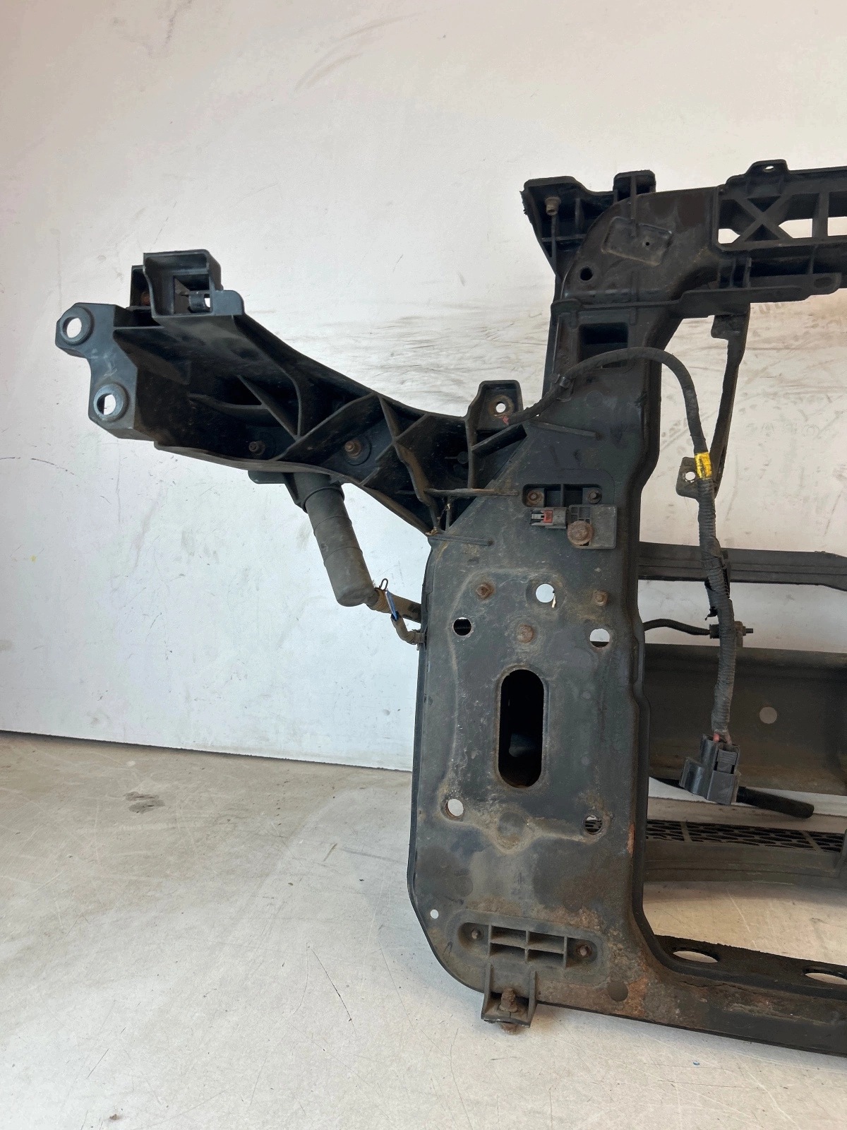 support panel for radiators pillar sider Kia Sportage III 2.0 CRDI