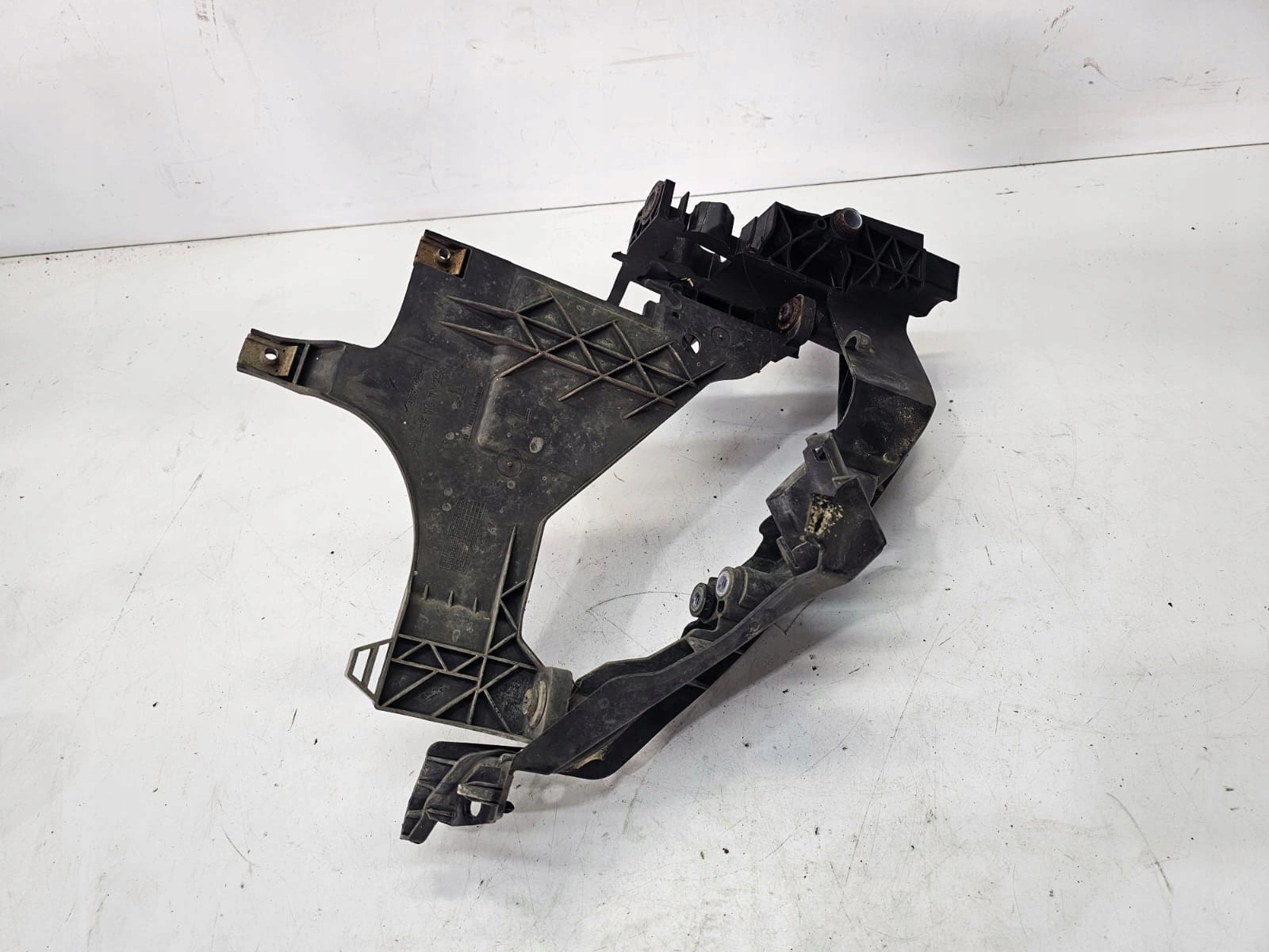 support REFLEKTORA left AUDI A4 B8 LIFT 8K0805607B OK