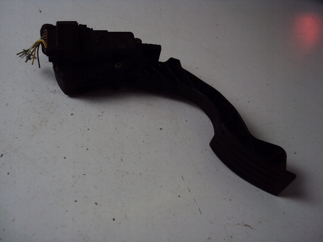 4M519F836AH - ПЕДАЛЬ АКСЕЛЕРАТОРА FORD FOCSU MK2 04-11
