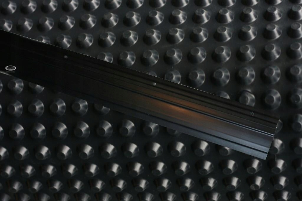 LISTWA do folii FUNDAMENTOWEJ kubełkowej 2m