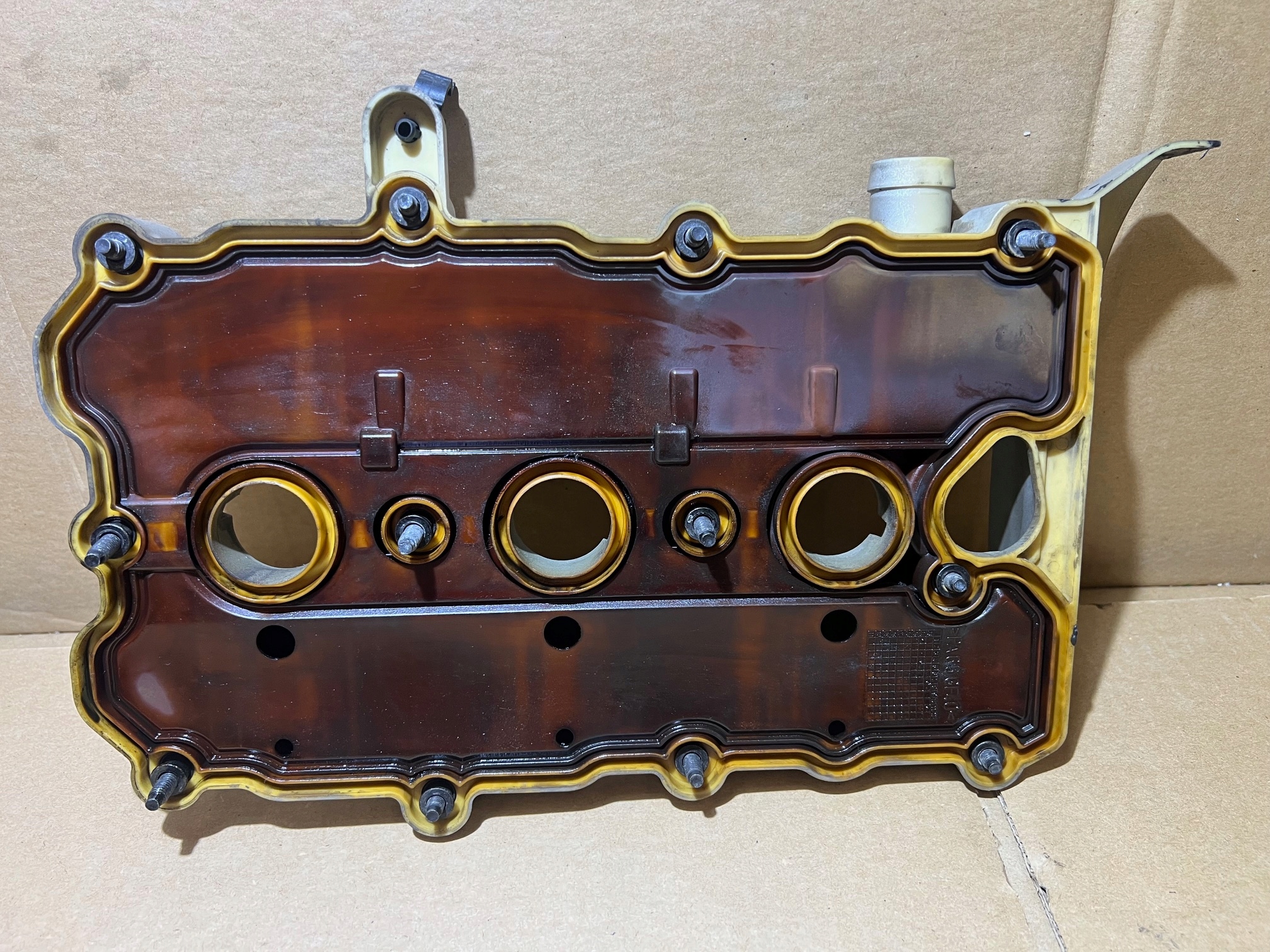 AUDI A6 C6 2.4 V6 BDW Abdeckung der Ventile rechts 06E103472G