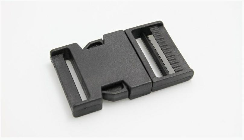 Spona plastová zapínání černá 40mm/100ks