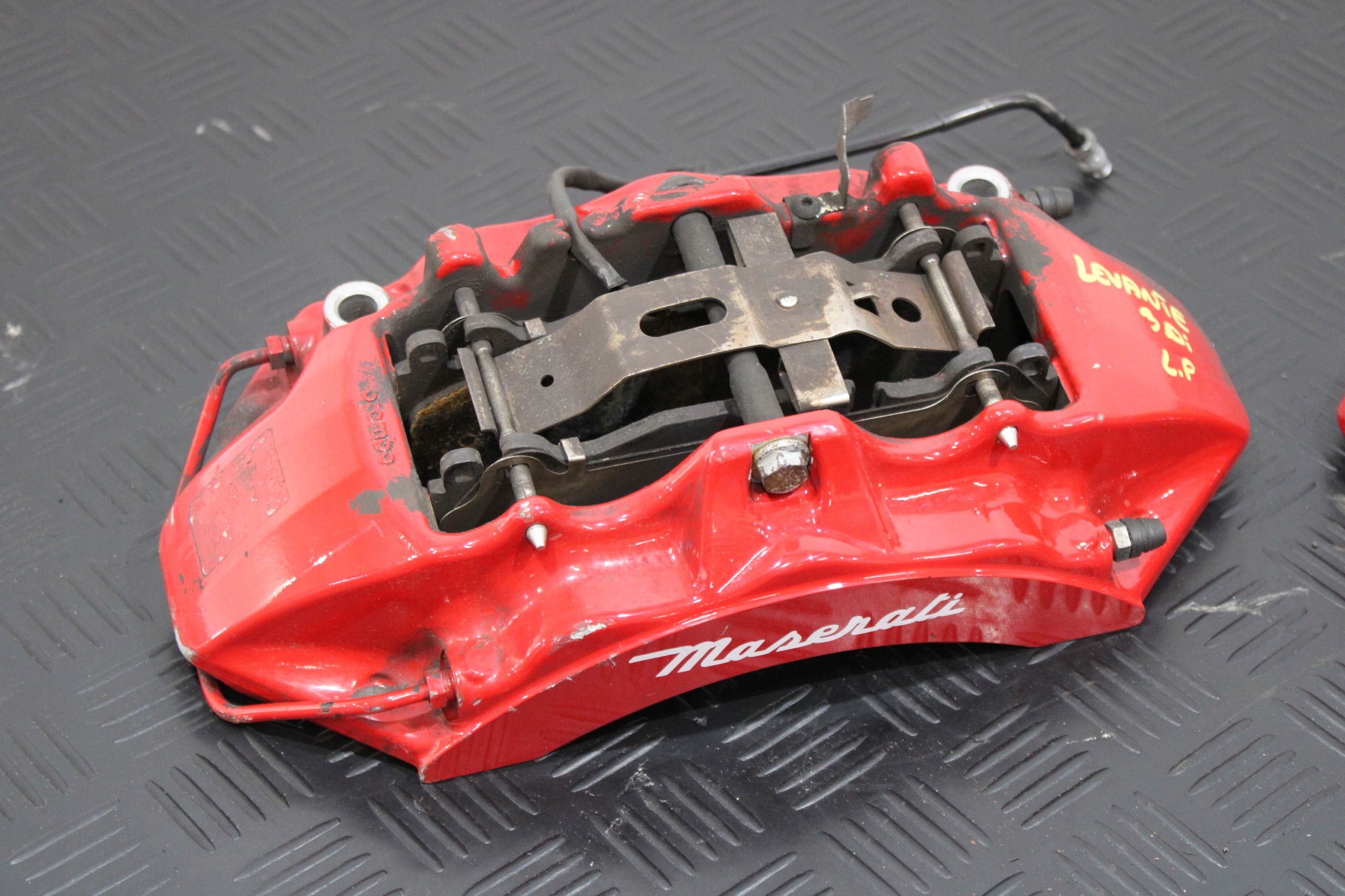 calipers brake front front BREMBO MASERATI LEVANTE M161 670038818