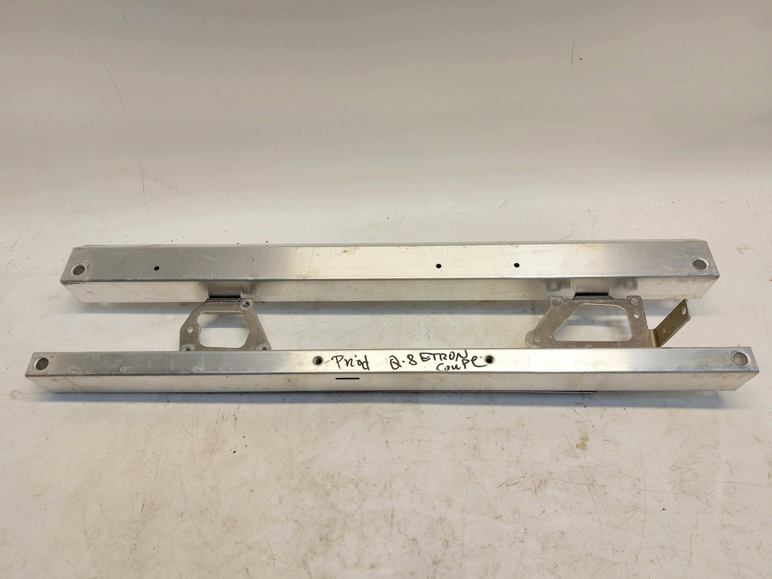 Audi Q8 E-TRON SportBack 4KE sider brace front front oryg 4ke805341b