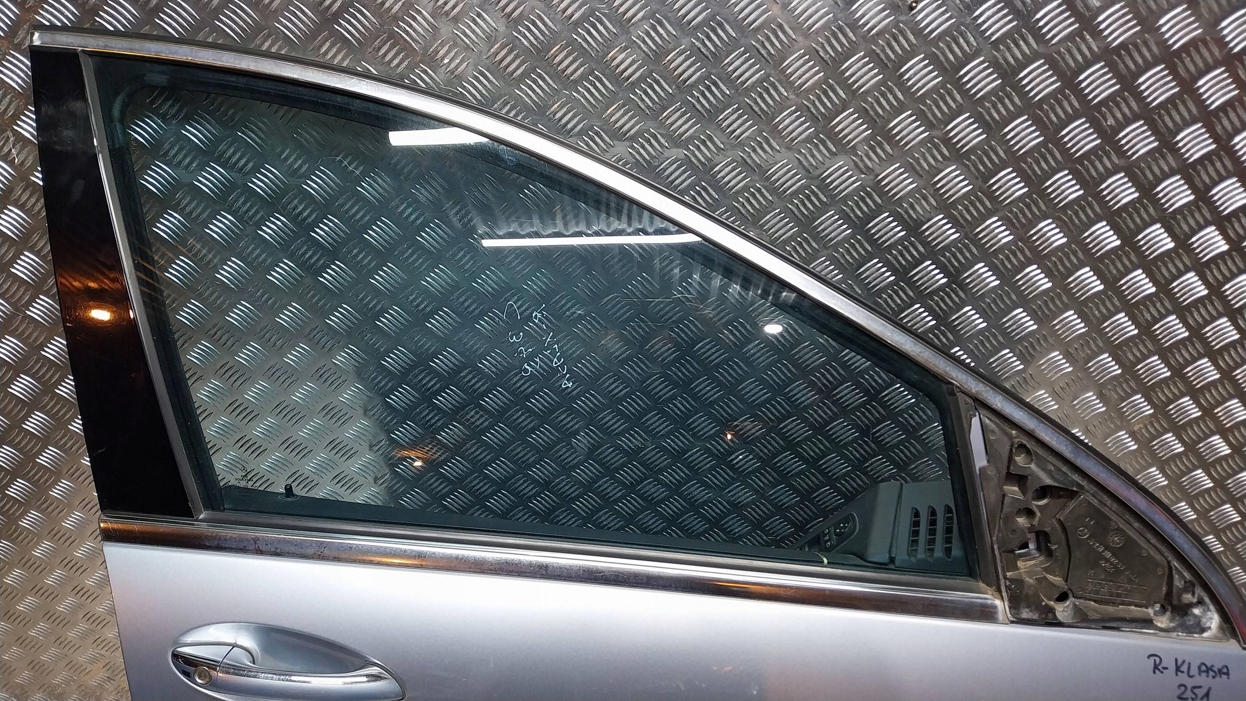 door front right MERCEDES R-KLASA W251 05