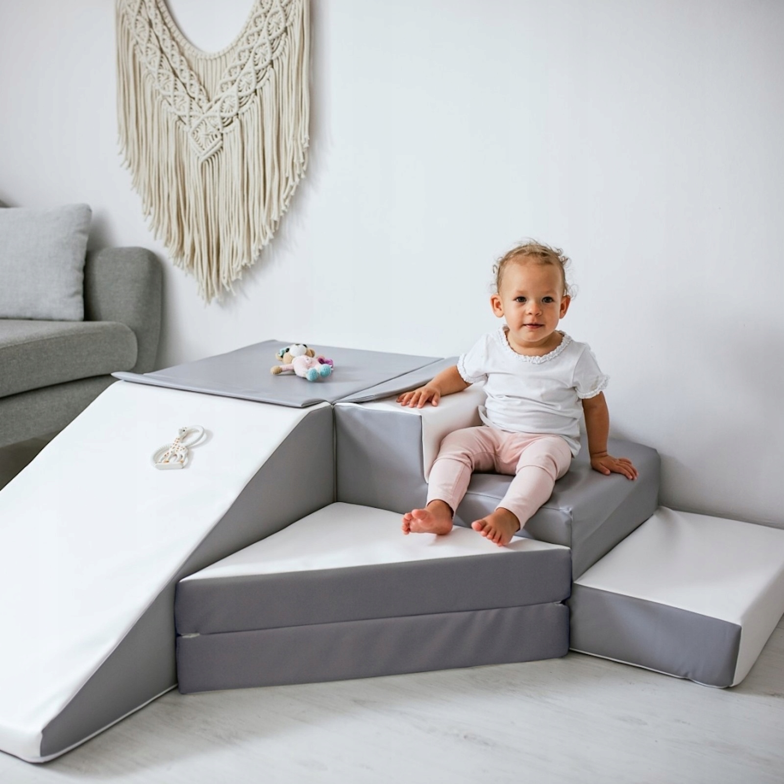 VELINDA POLSKI ZESTAW 4 DUŻYCH KLOCKÓW PIANKOWYCH DO ŻŁOBKÓW PRZEDSZKOLI Wiek dziecka 12 m +