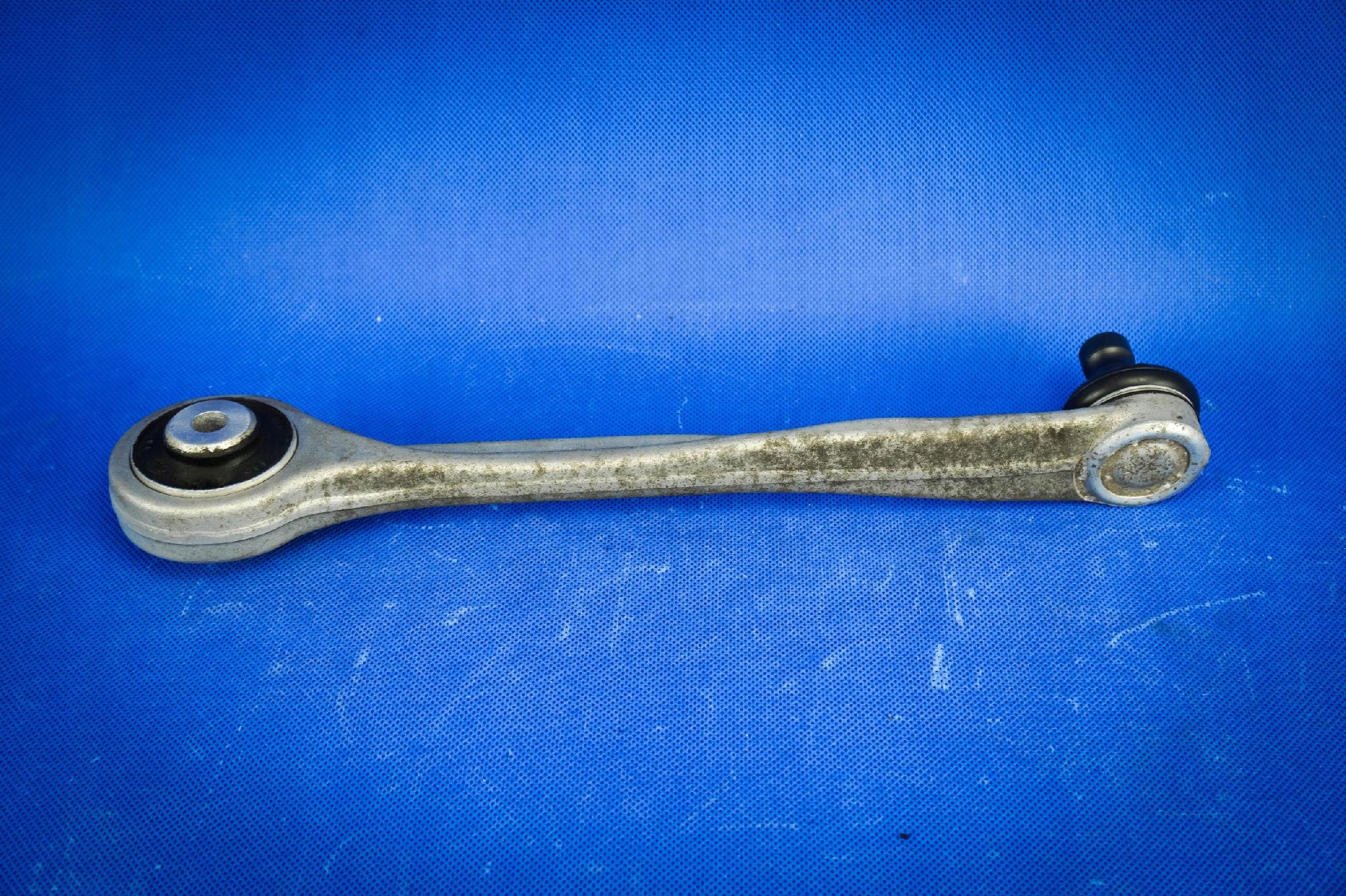 arm front left Audi A4 RS4 A5 8K0407505N