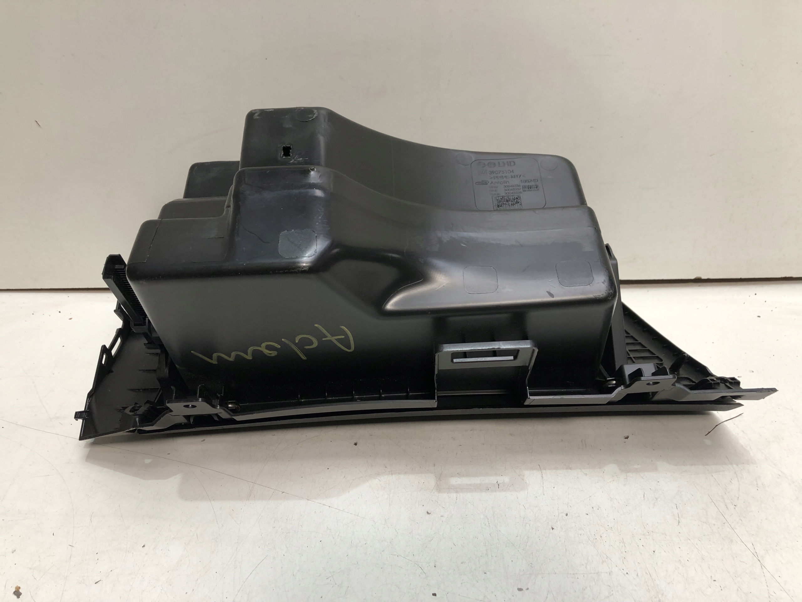 бардачок пассажира opel ADAM 39075104