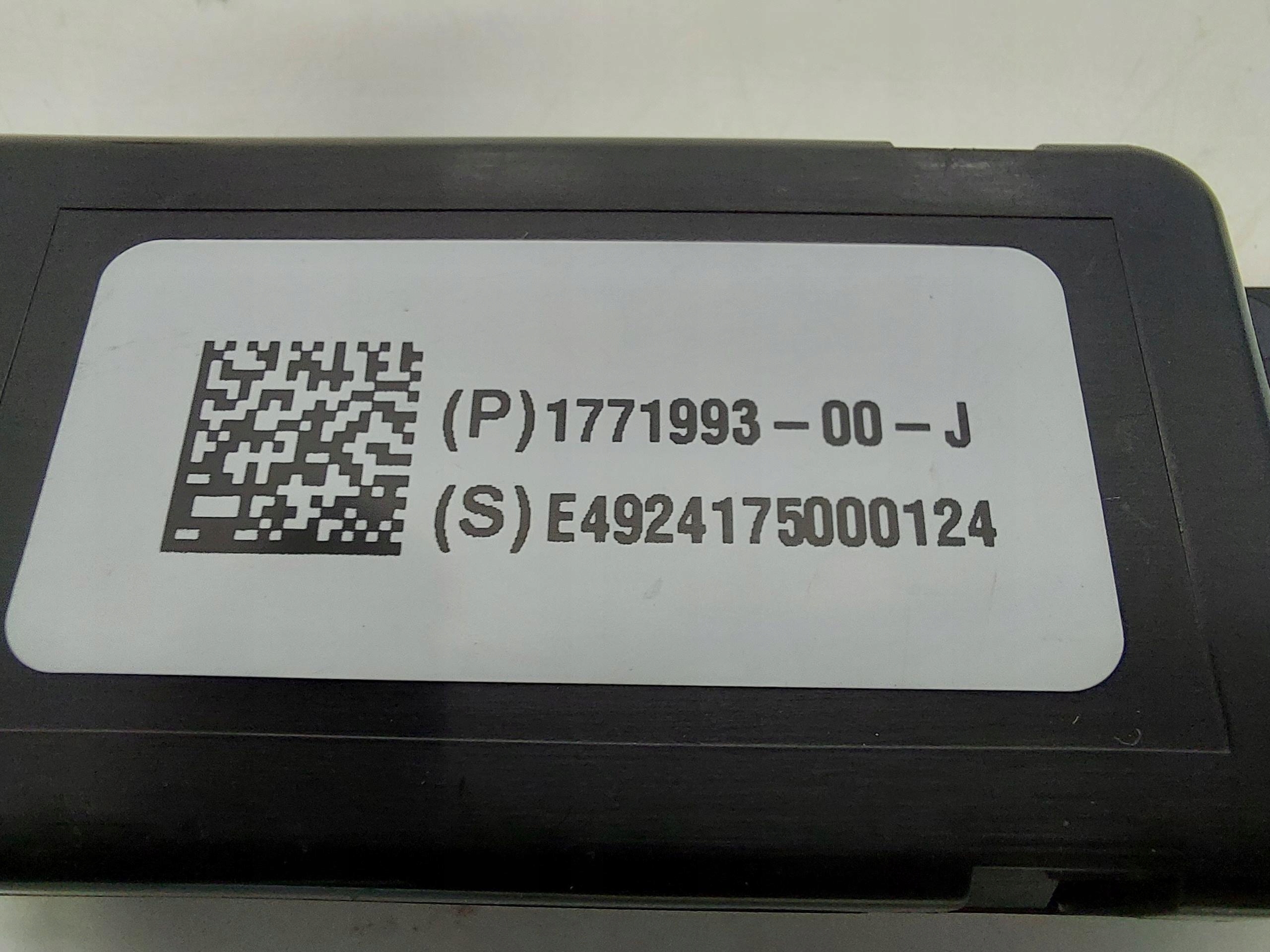 TESLA MODEL 3 LIFT 2024 HIGHLAND modulo USB