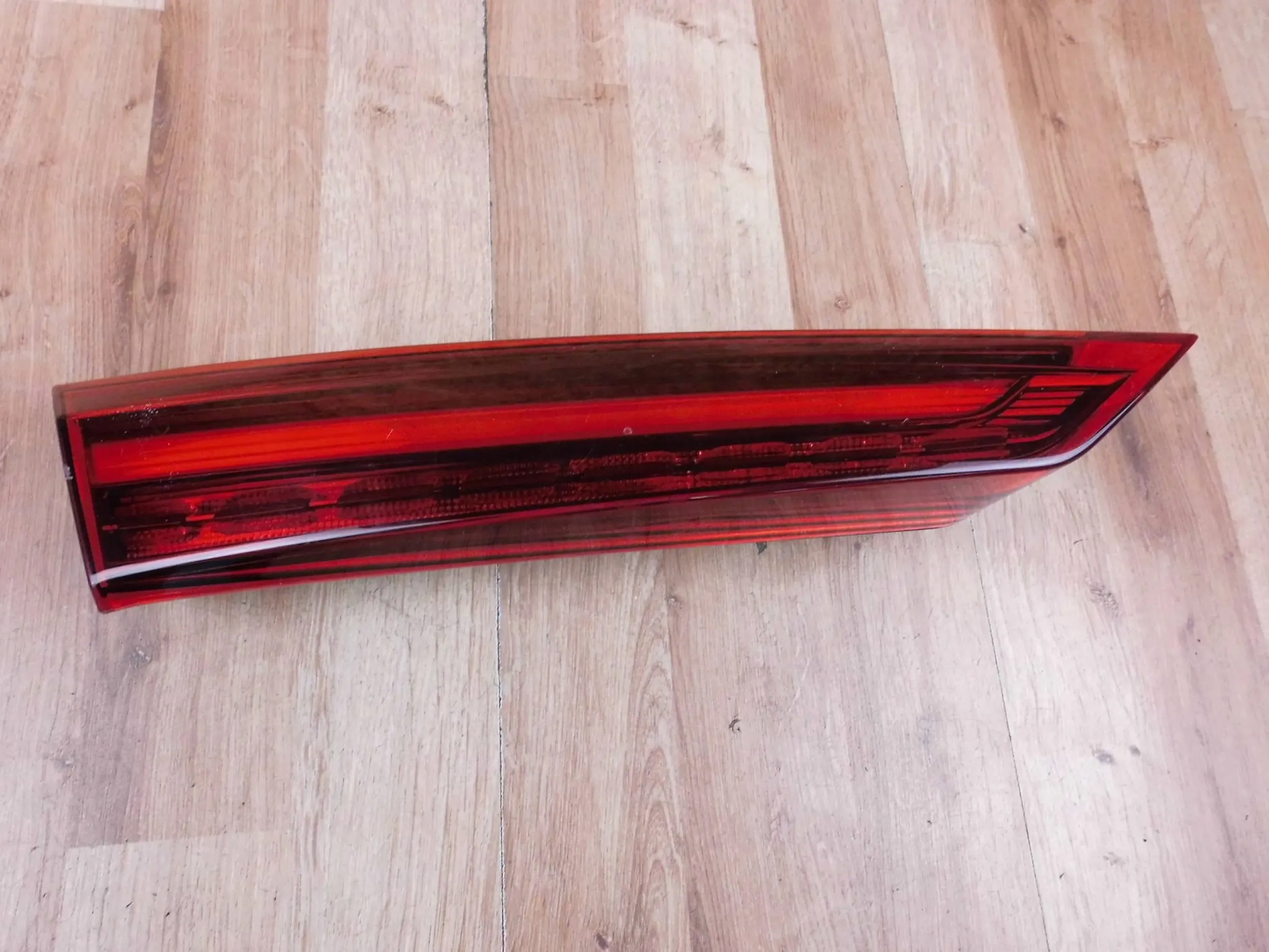 Volvo S60 III 19+ sedan light left rear bonnet boot left rear part 31468205