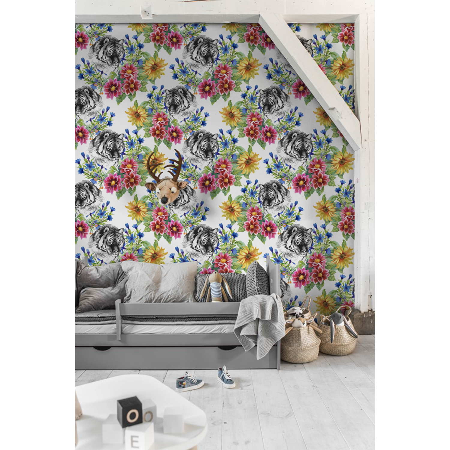 

Fototapeta do salonu Czający się tygrys 152x104 cm