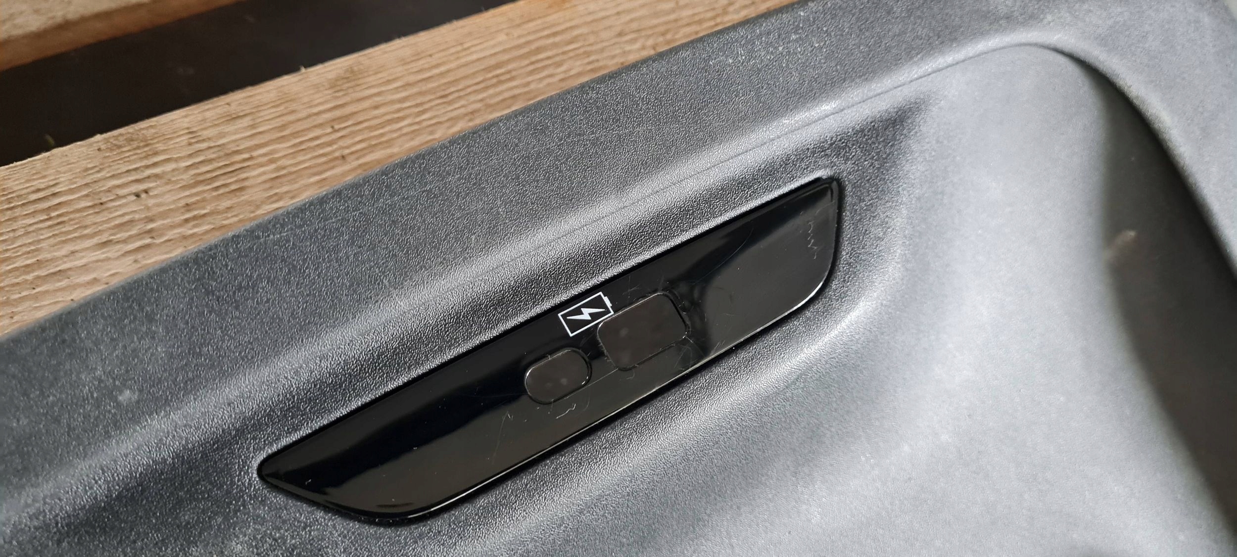 Chrysler Pacifica 2022 cover PLECY seat side front 5SX21TRMA