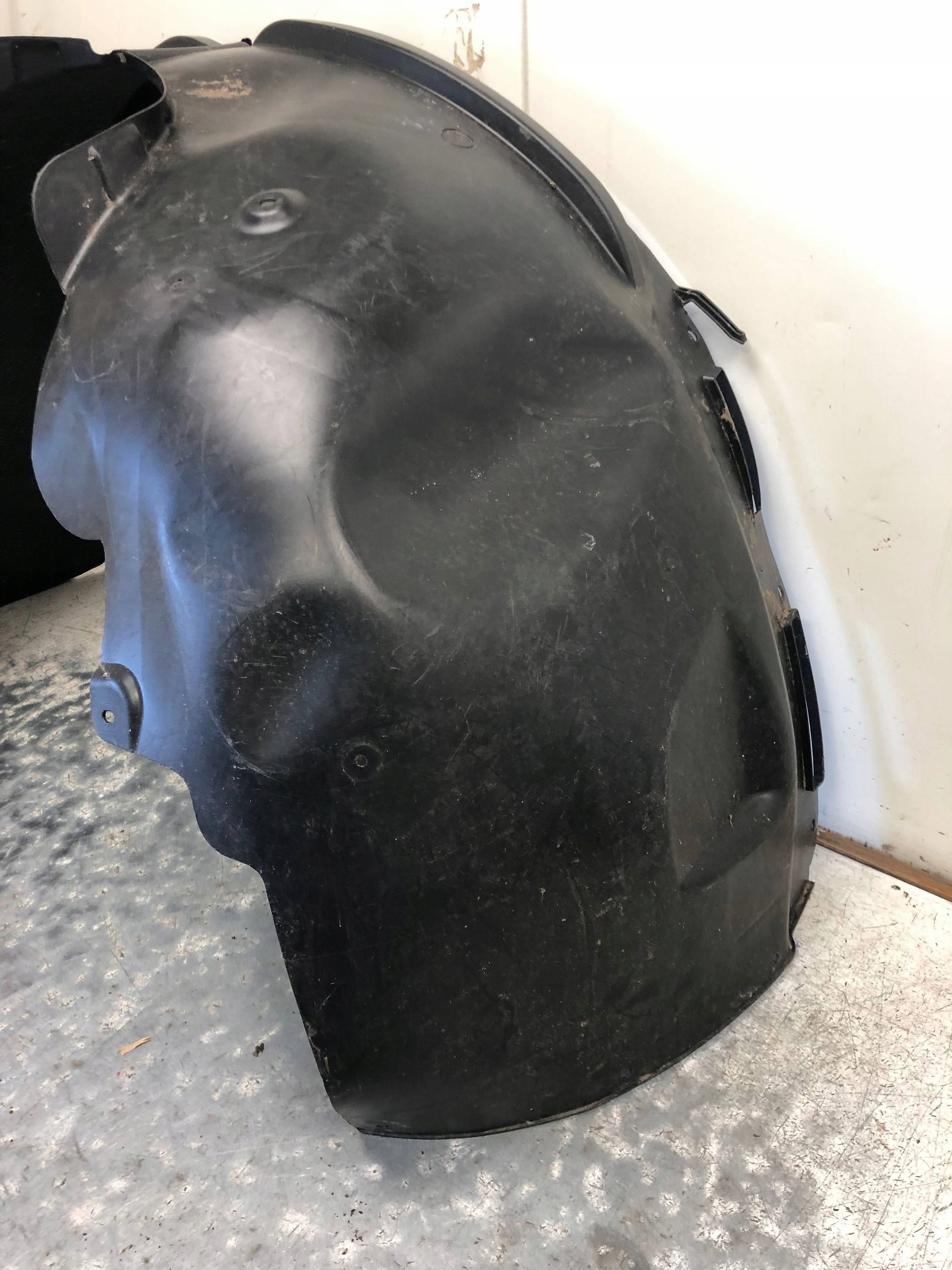 podblatník levý předek VW ID BUZZ 1T3805911