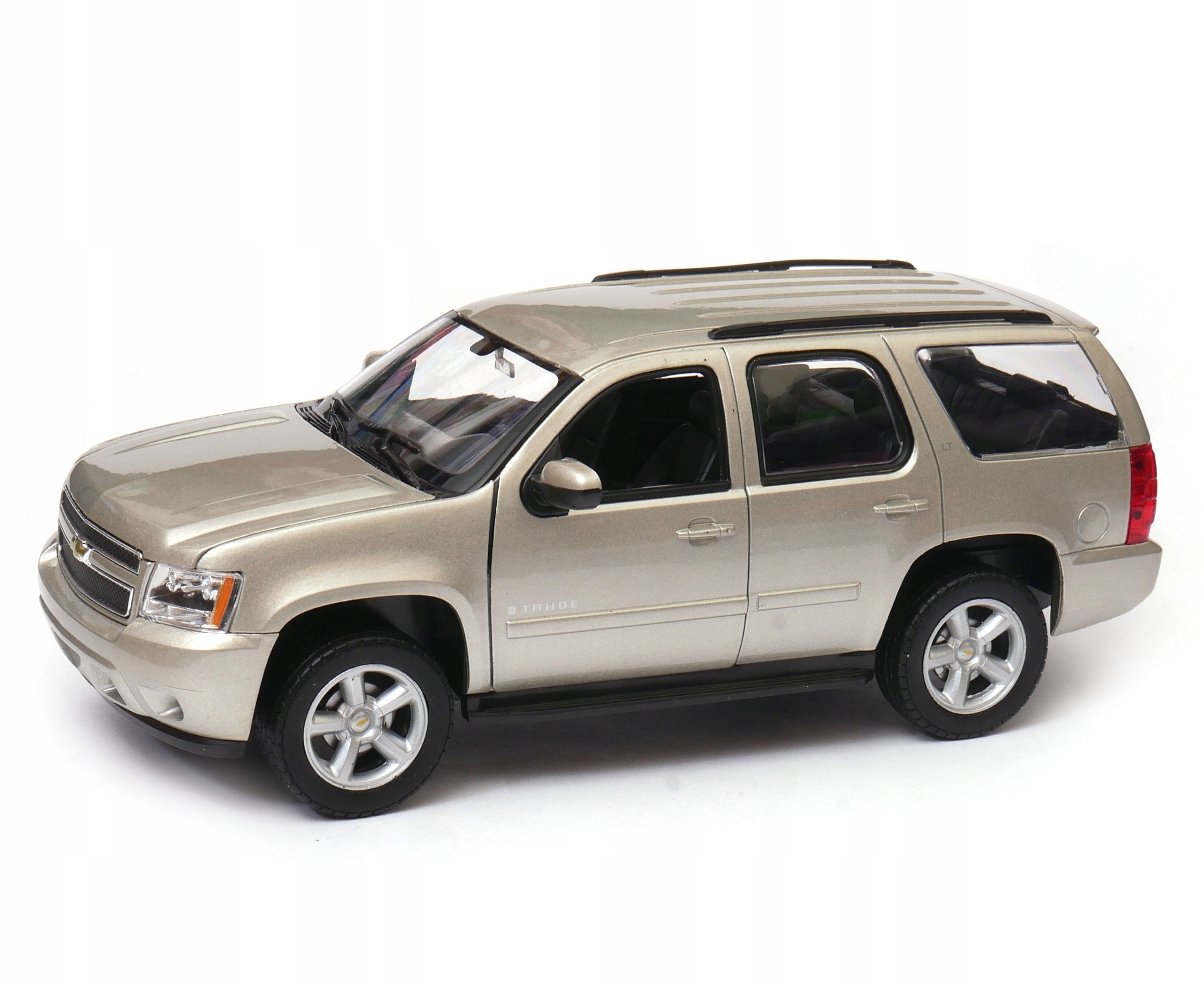 Chevrolet Tahoe 2008 1:24 Welly 22509