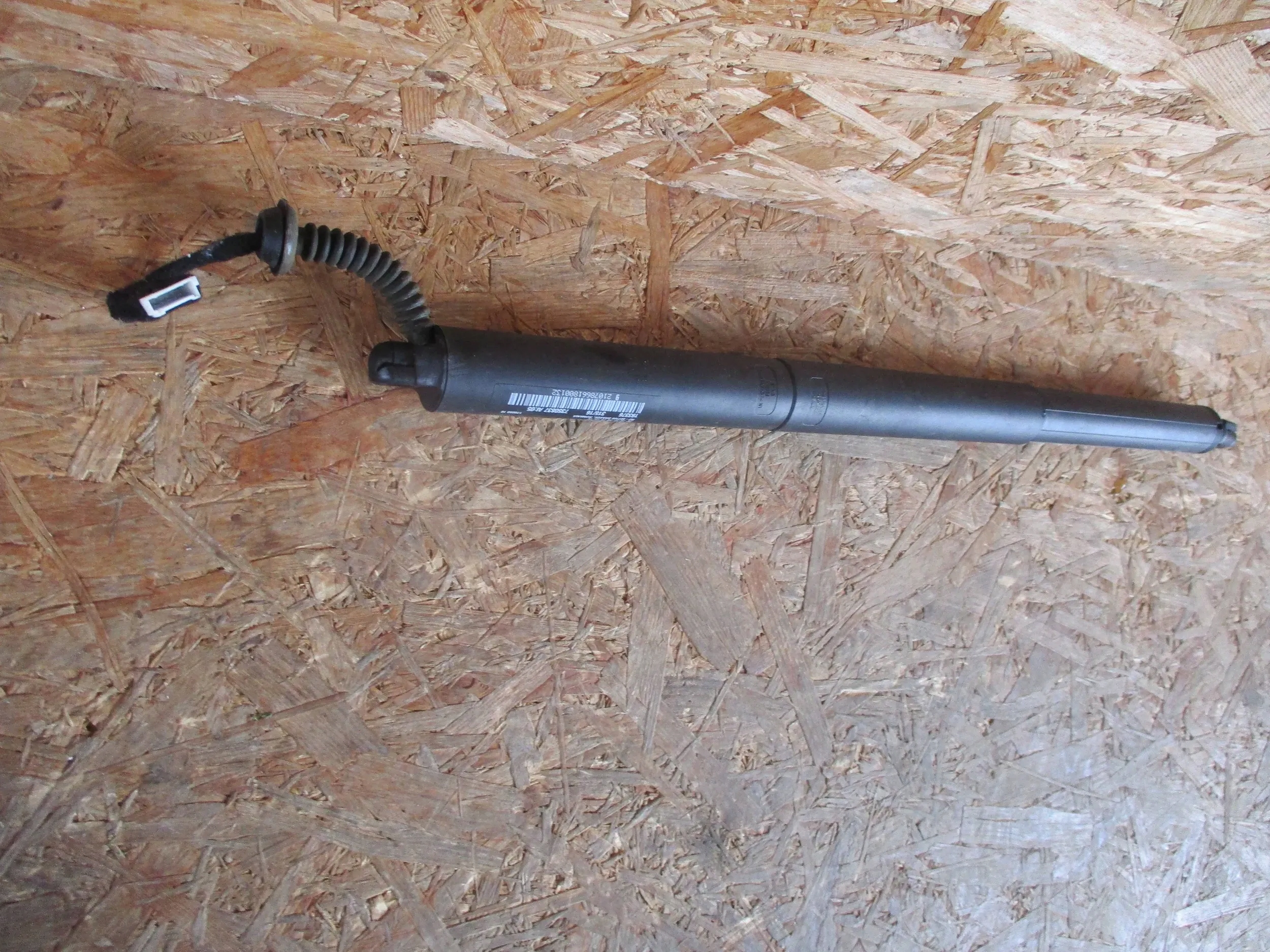 BMW X1 F48 damper bonnet