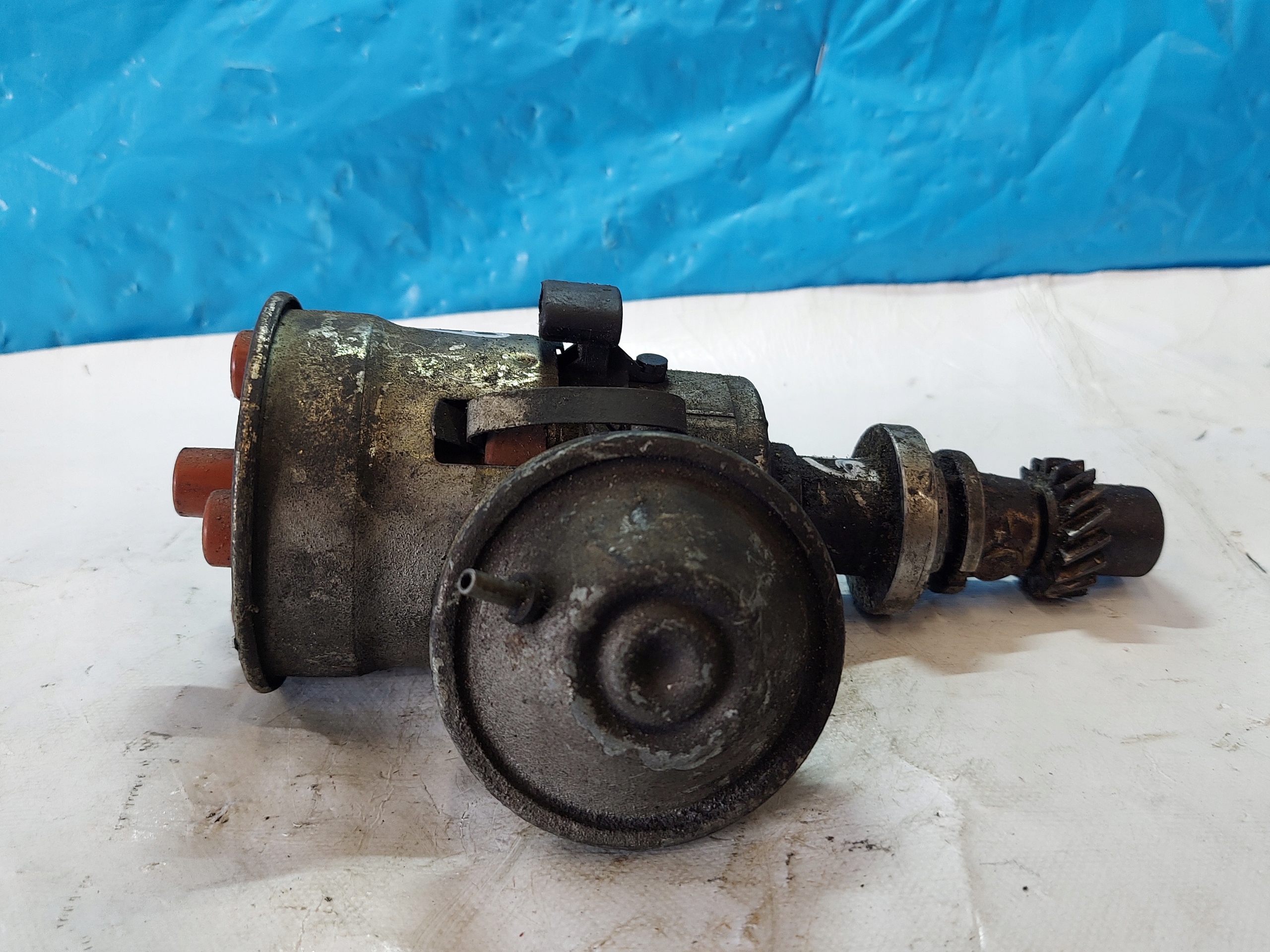 APARAT ignition AUDI 80 90 B2 1.6 B 055905205P