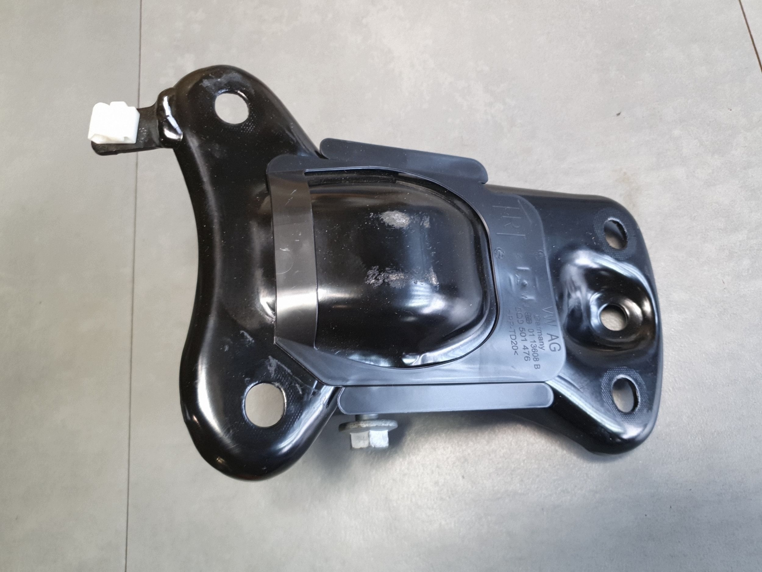 Audi A3 8Y hb console siders rear part 5Q0501546C