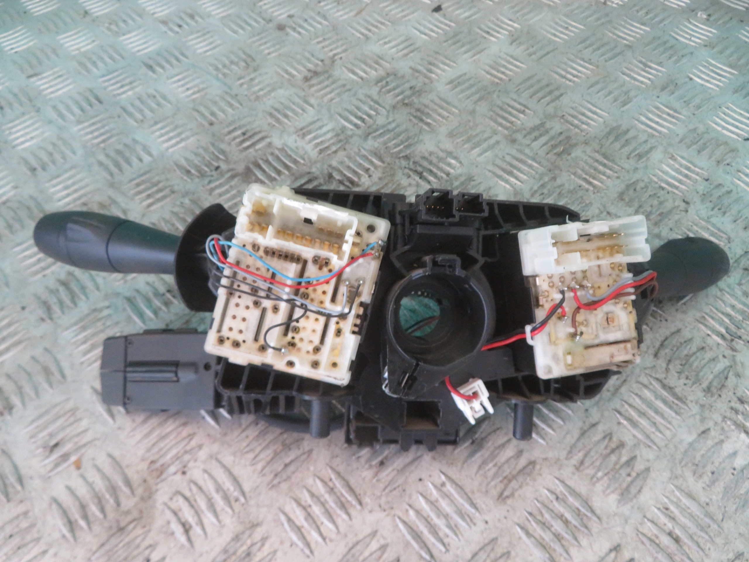 DEVIO LUCI TERGICRISTALLO TERGI RENAULT TRAFIC 17R 93868051