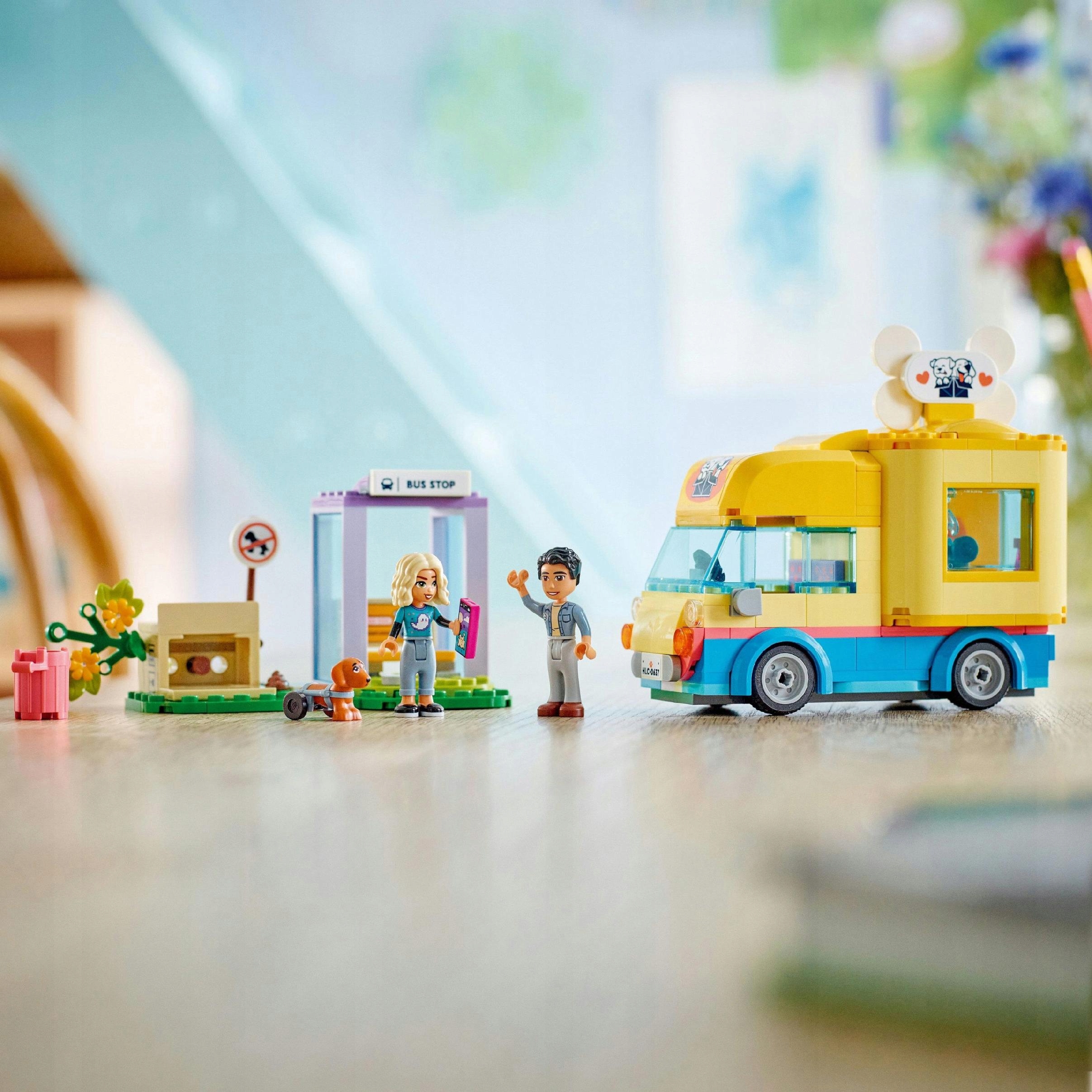 LEGO FRIENDS FURGONETKA RATUNKOWA DLA PSÓW Liczba elementów 300 szt.