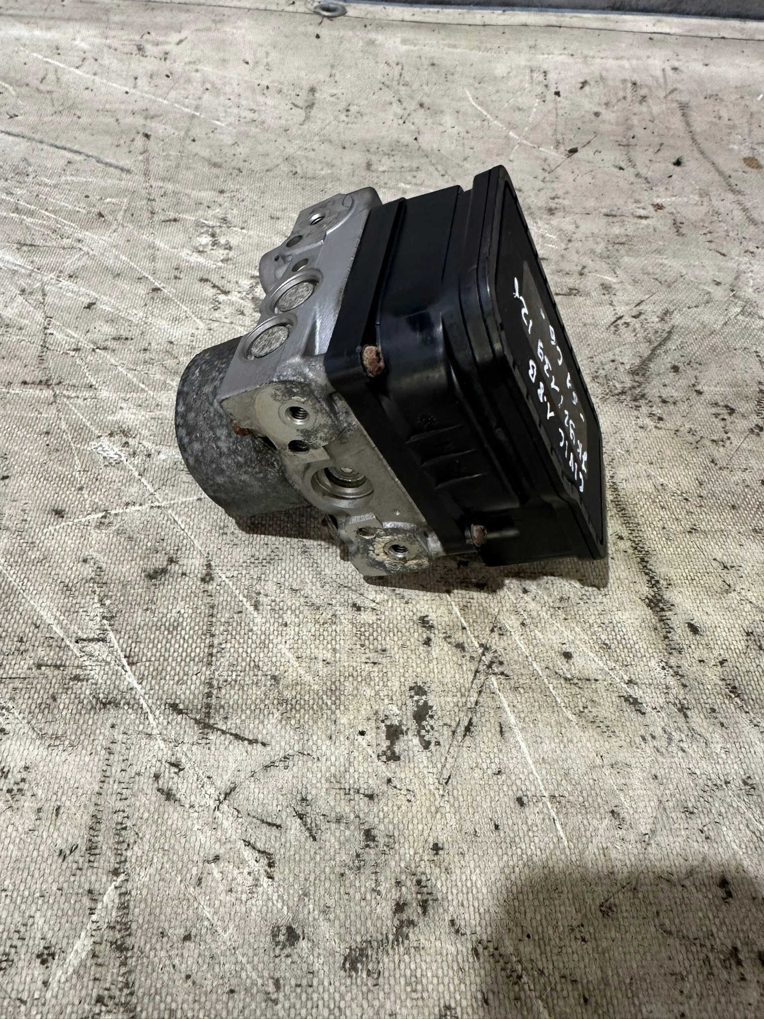pompe ABS HONDA CIVIC VII 1.8B