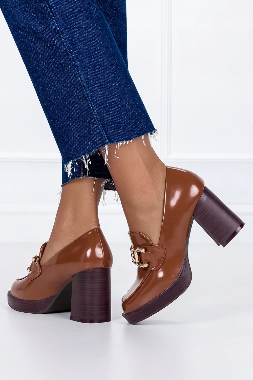 MOKASYNY DAMSKIE LEKKIE NA SŁUPKU ZE ZŁOTĄ SPRZĄCZKĄ WKŁADKA SOFT r 39 Oryginalne opakowanie producenta pudełko