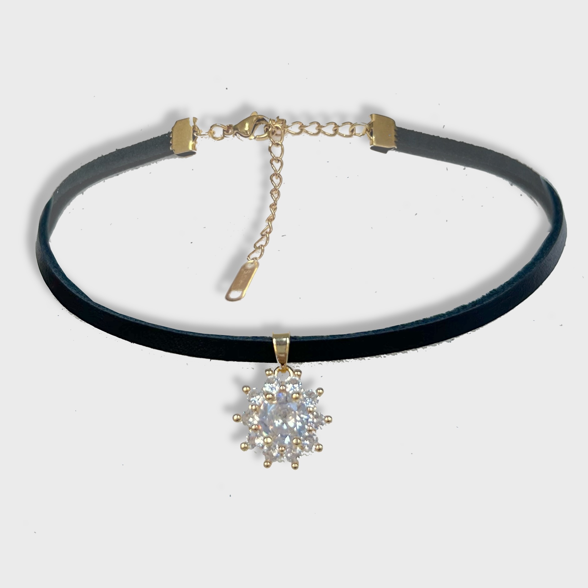 Choker na krk kožený zirkon dárek černý chirurgický květ zlatý