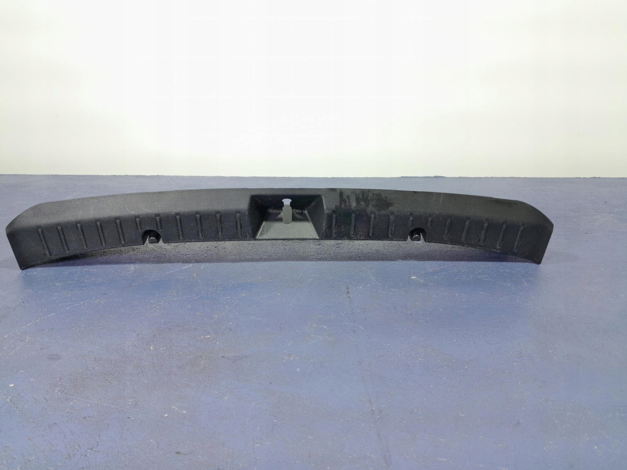 SUBARU XV I OSŁONA BAGAŻNIKA PASA TYLNEGO 94046FJ010