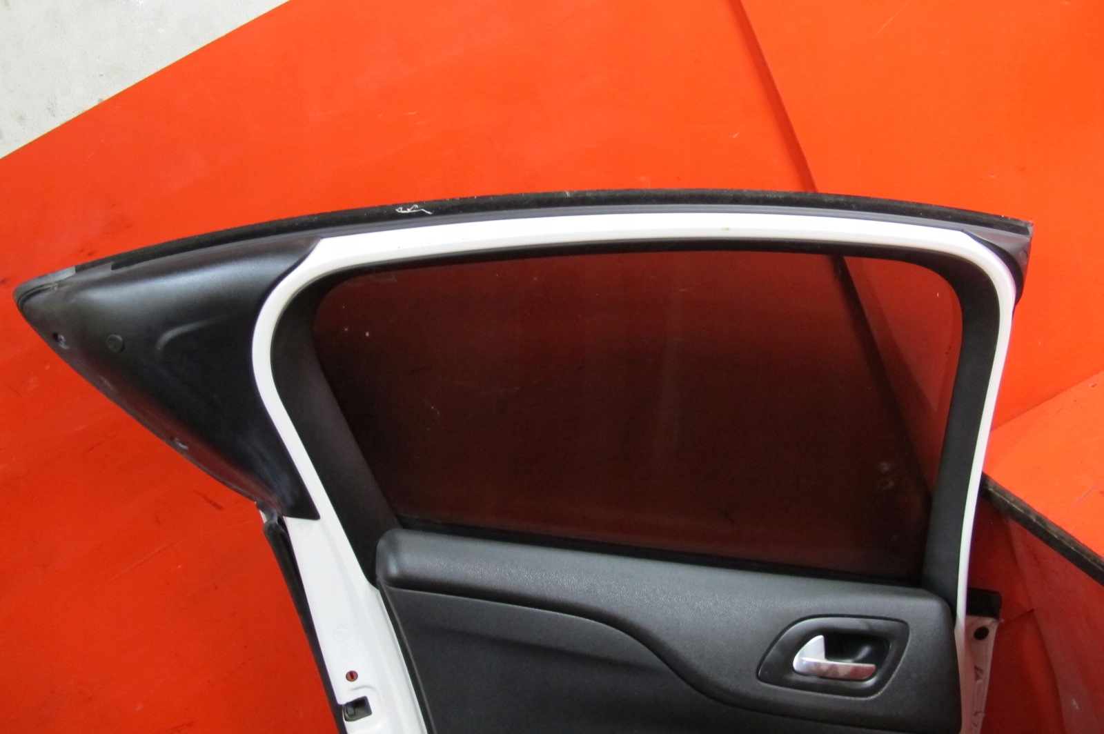 CITROEN DS4 and 11- door left rear part rear. EWP