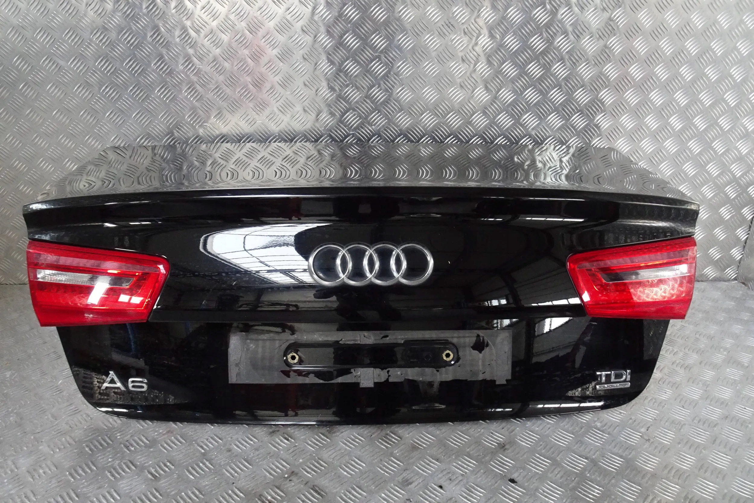 AUDI A6 C7 СЕДАН - КРЫШКА ЗАДНЯЯ Ly9b