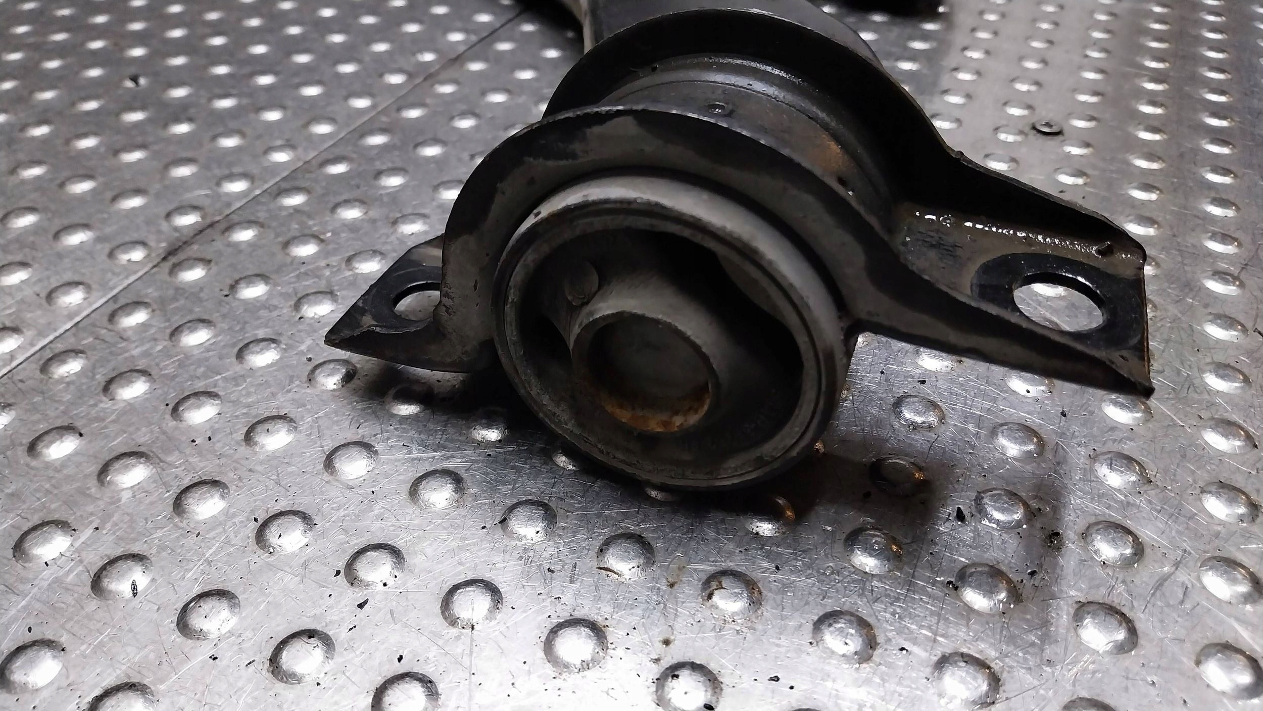 arm left front 98AG-3051-AK FORD FOCUS MK1