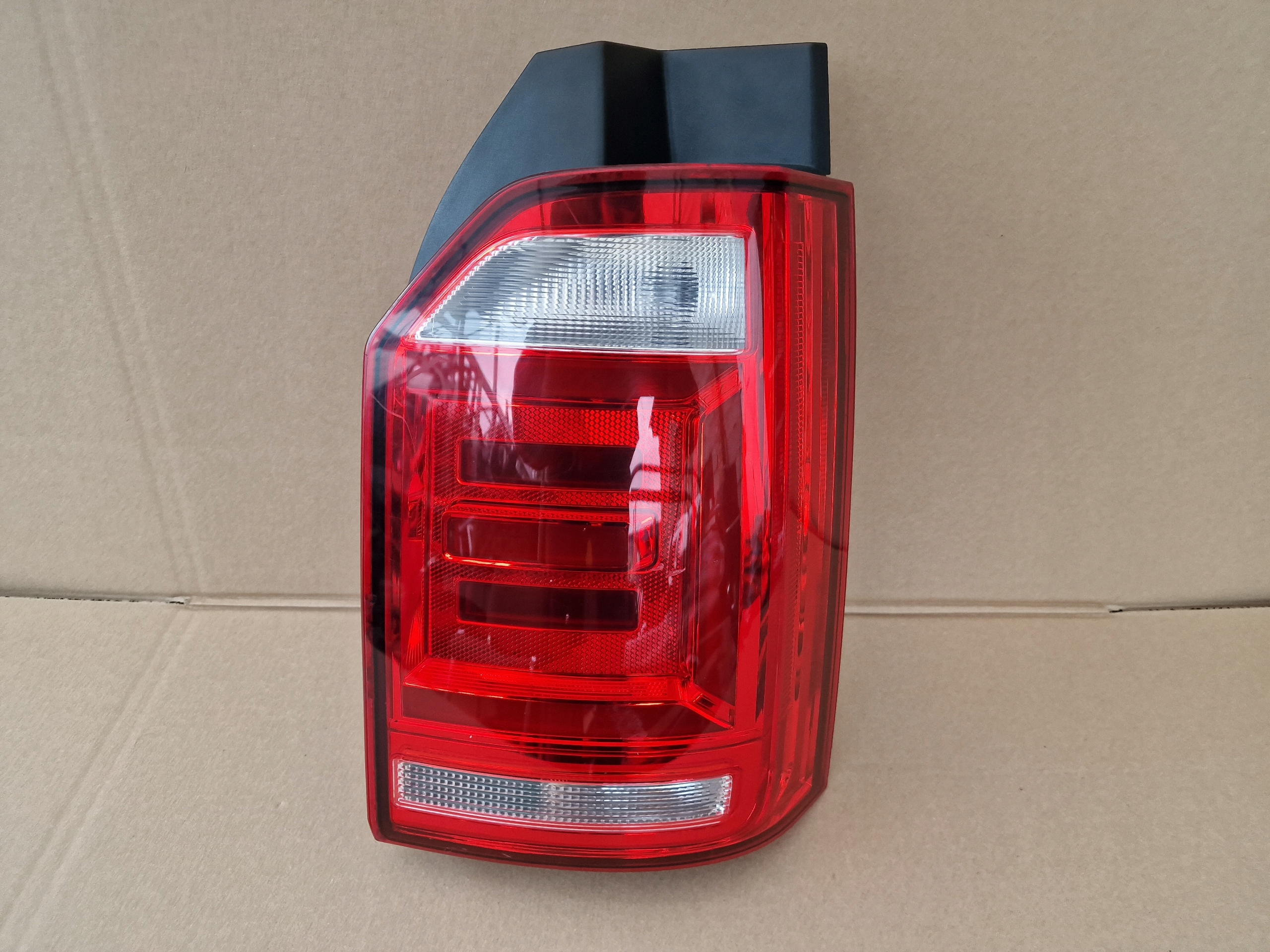 VW Transporter T6 Rückleuchte Rearlamp - Thumbnail 1