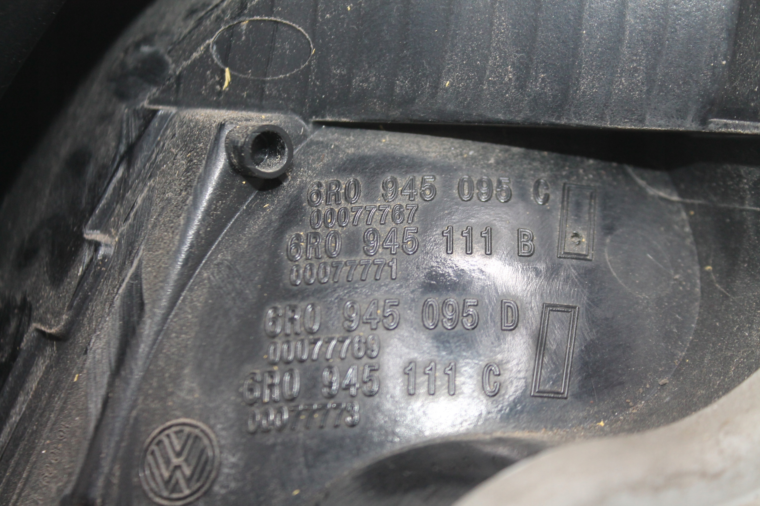 light left rear part left rear 6R0945111B VW POLO V 6R 09-14