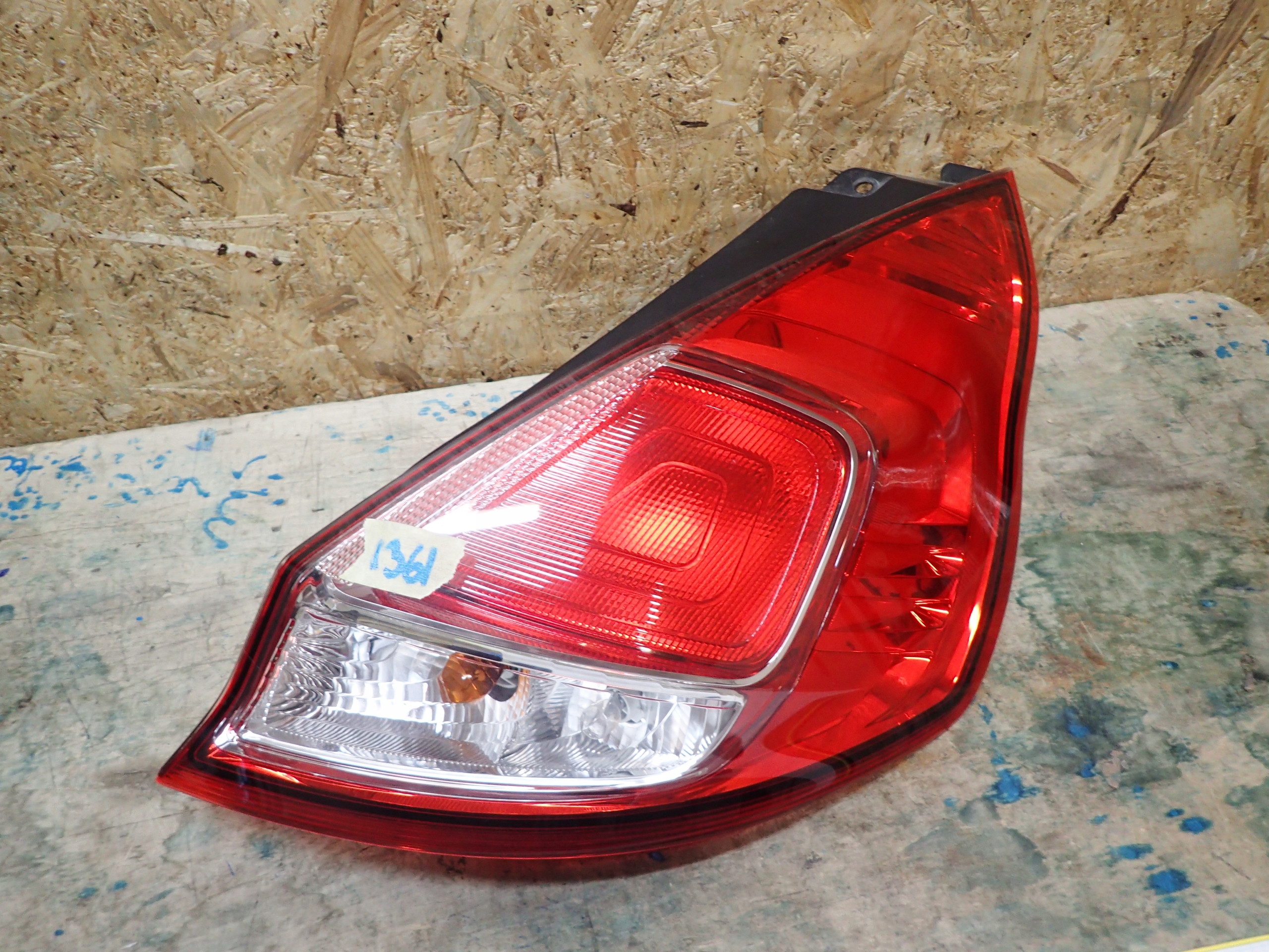 LIGHT REAR PART RIGHT FORD FIESTA MK7 LIFT 12