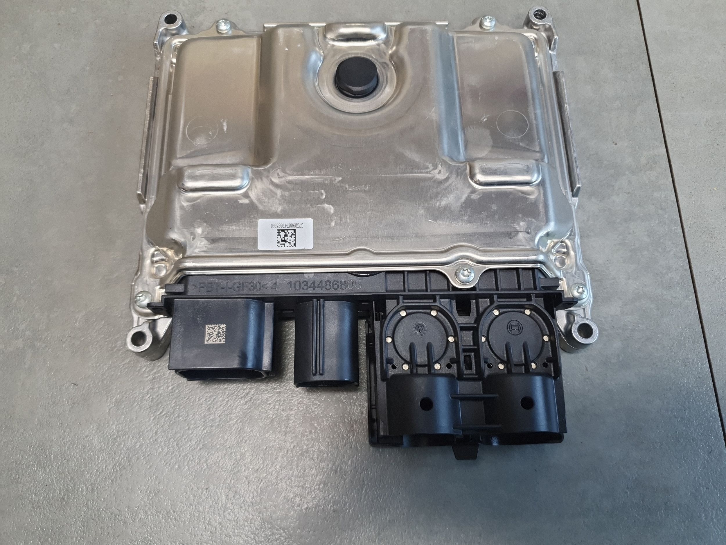 Audi Q6 e-tron control unit of the engine 85E907808P