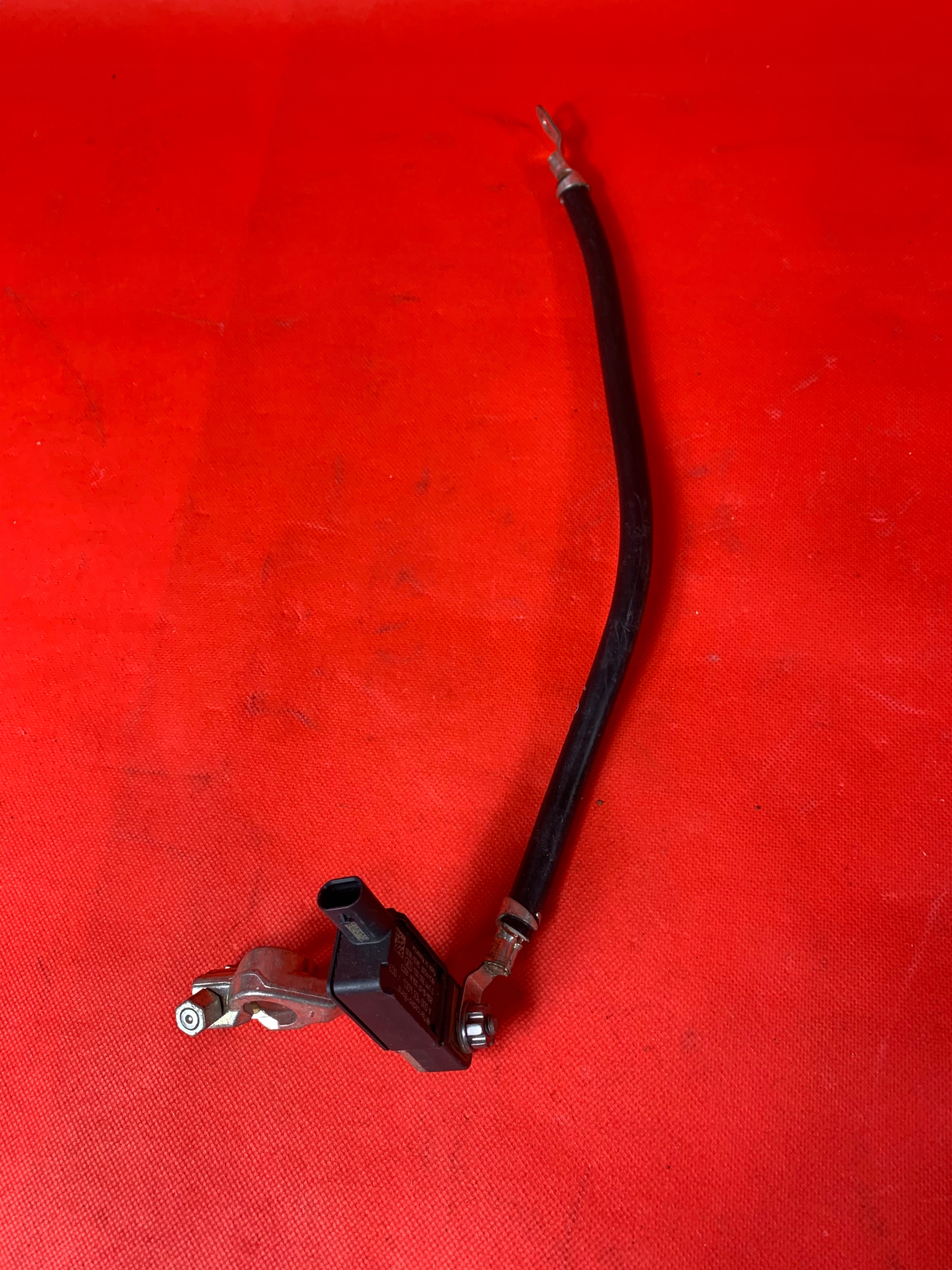 MERCEDES W213 Клема минус A0009056001