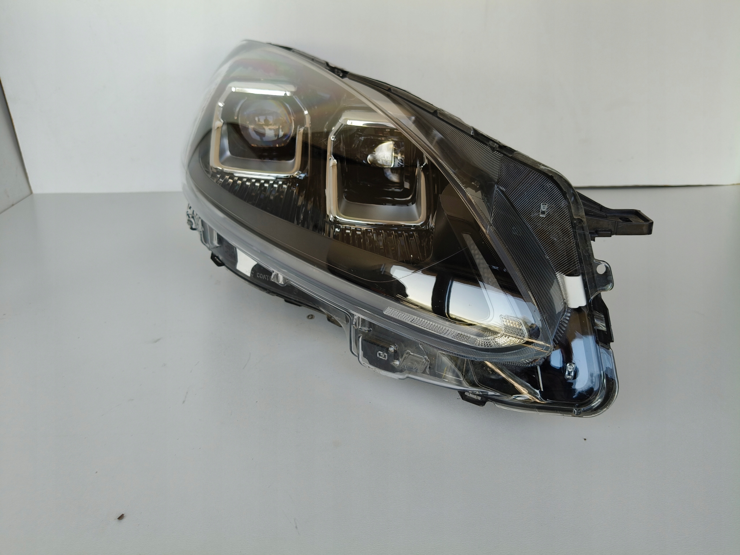 light right REFLEKTOR FORD KUGA MK3 19- FULL LED