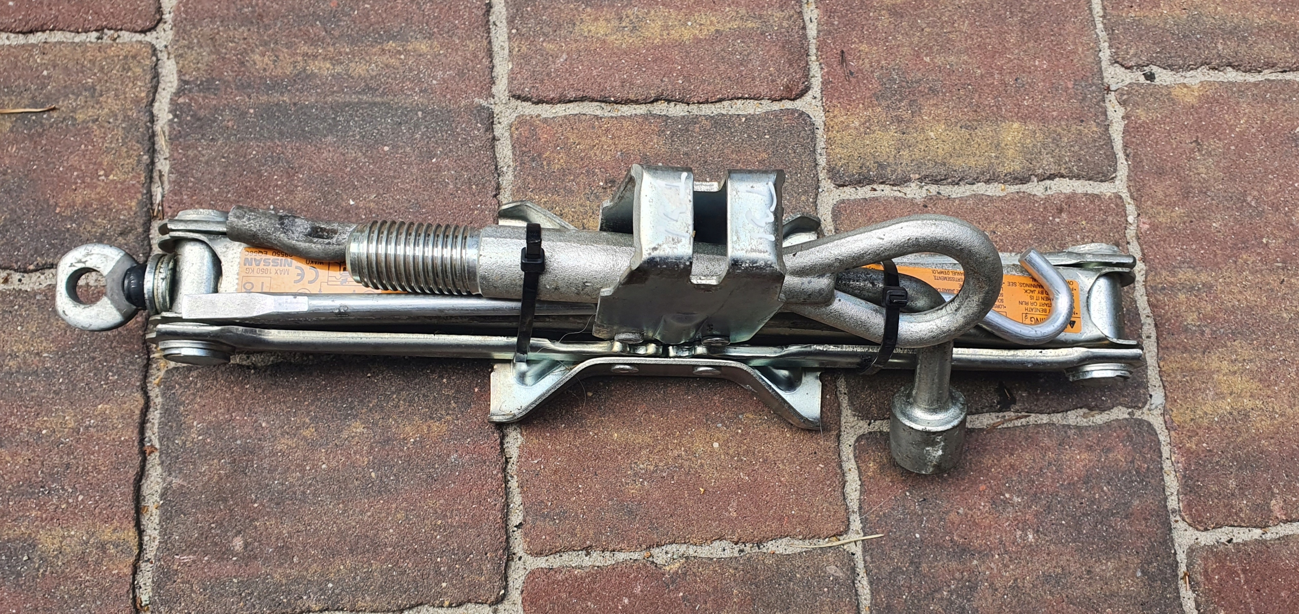 Гайковий ключ для NISSAN X-TRAIL T31