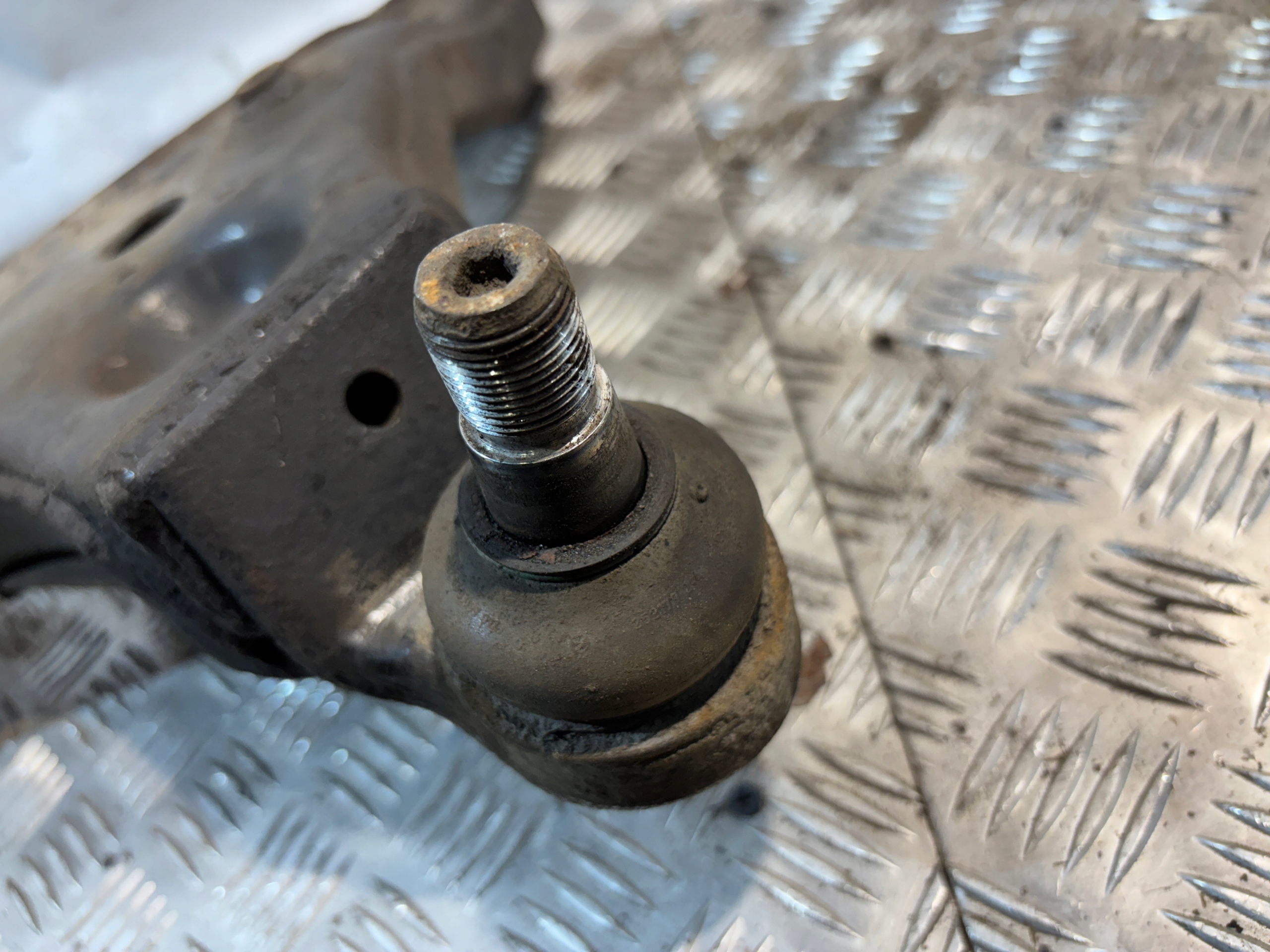 Querlenker links vorne Volkswagen Crafter und 2,5TDI