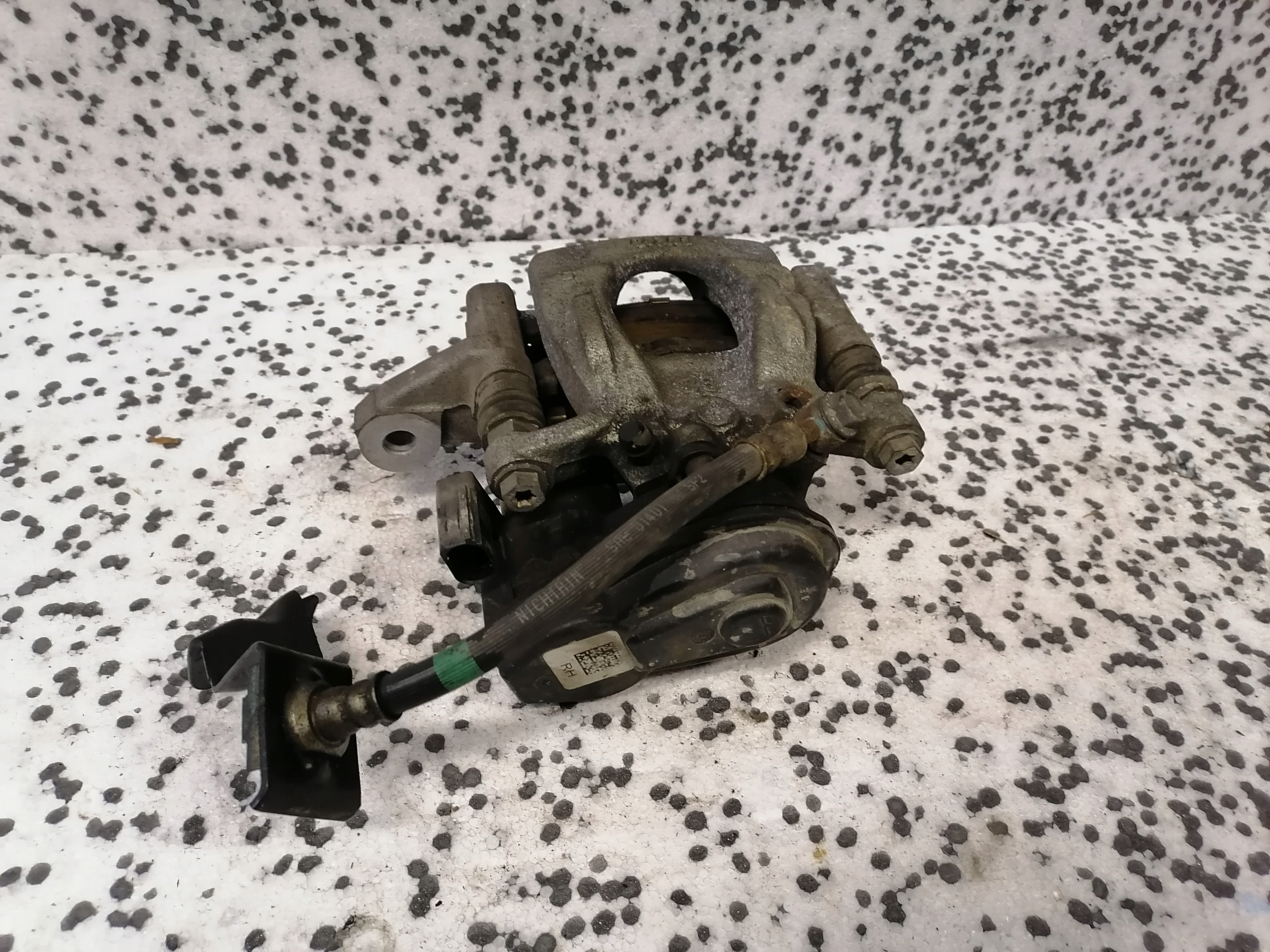 caliper right rear part NISSAN QASHQAI J11